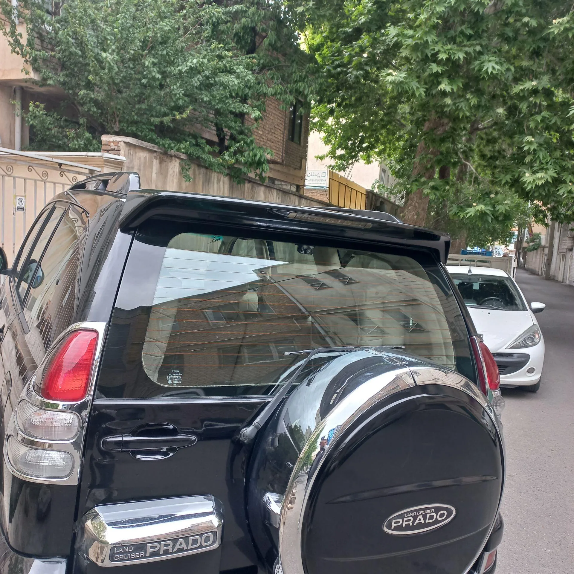 تویوتا  پرادو  چهار در 2