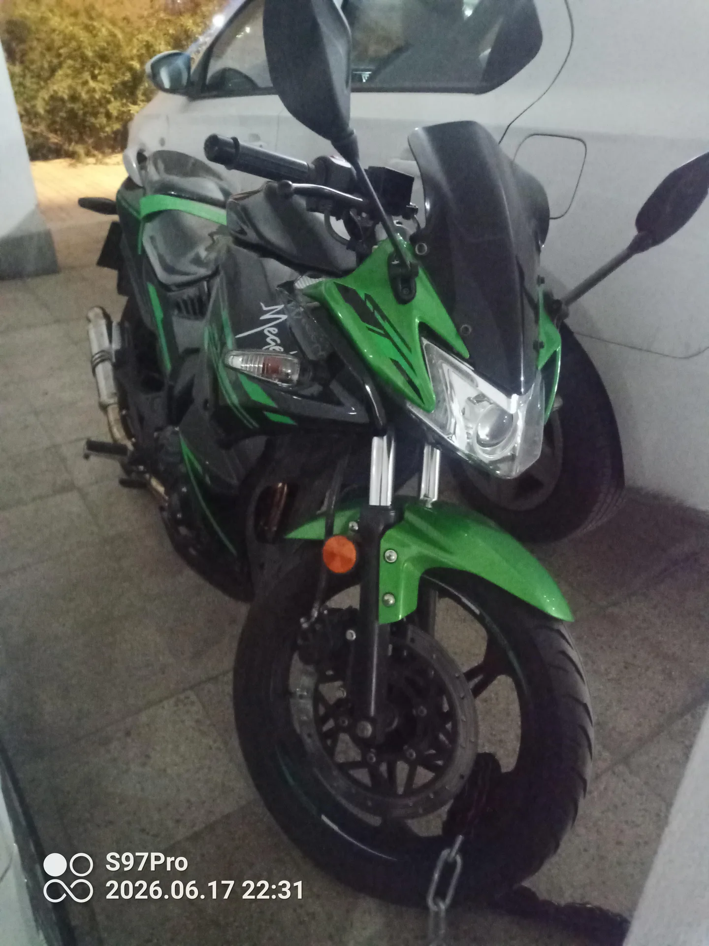 مگلی  200R 2