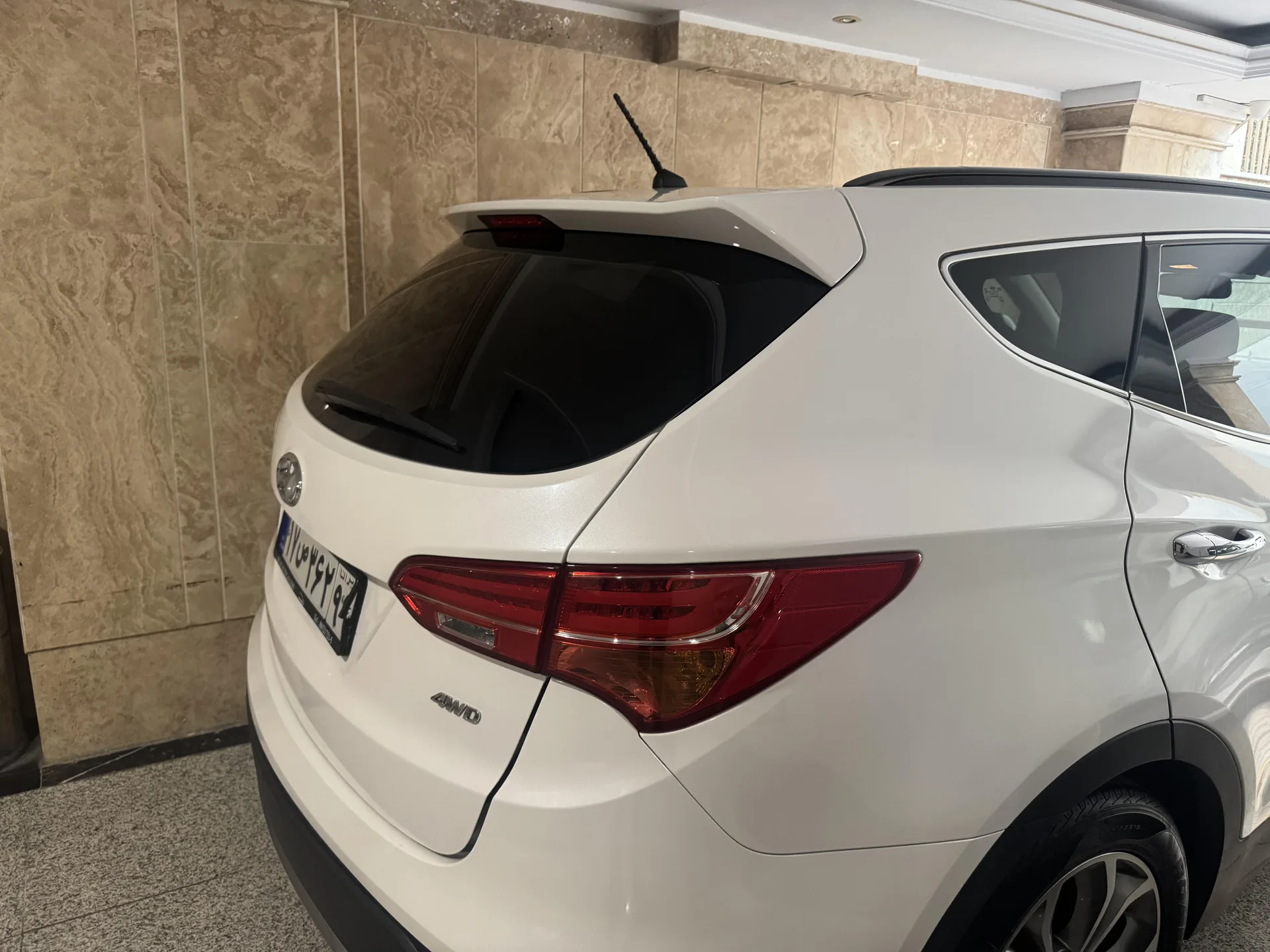 هیوندای  سانتافه 10
