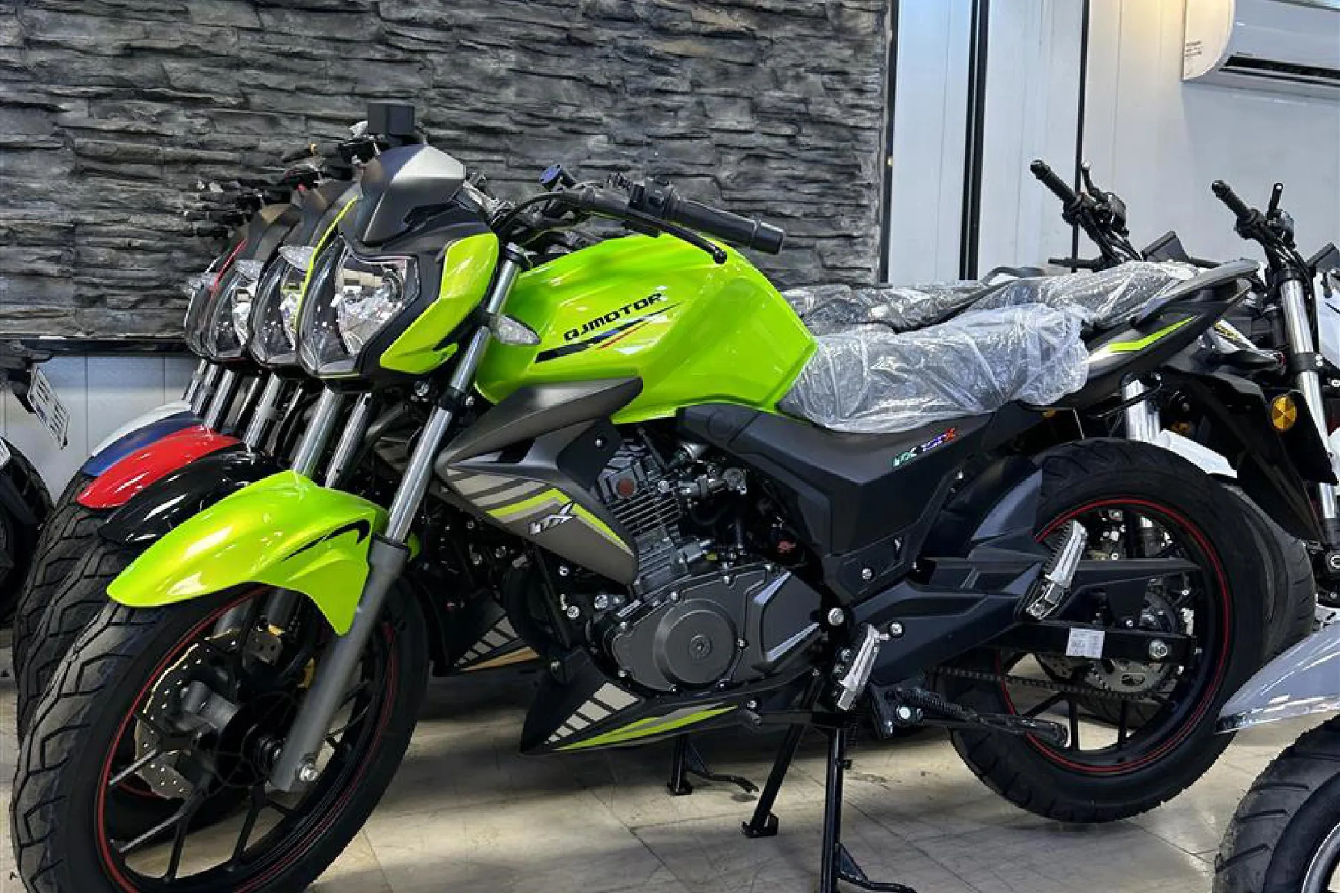 کیو جی موتور NX 150