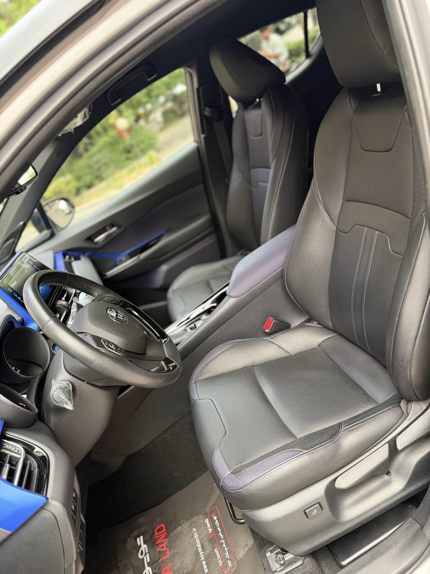 تویوتا  C-HR هیبرید 6