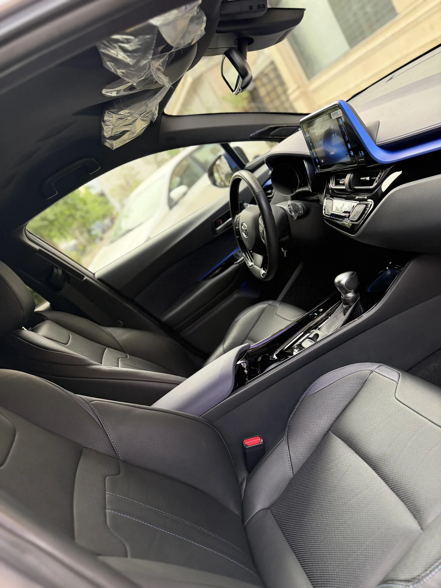 تویوتا  C-HR هیبرید 8