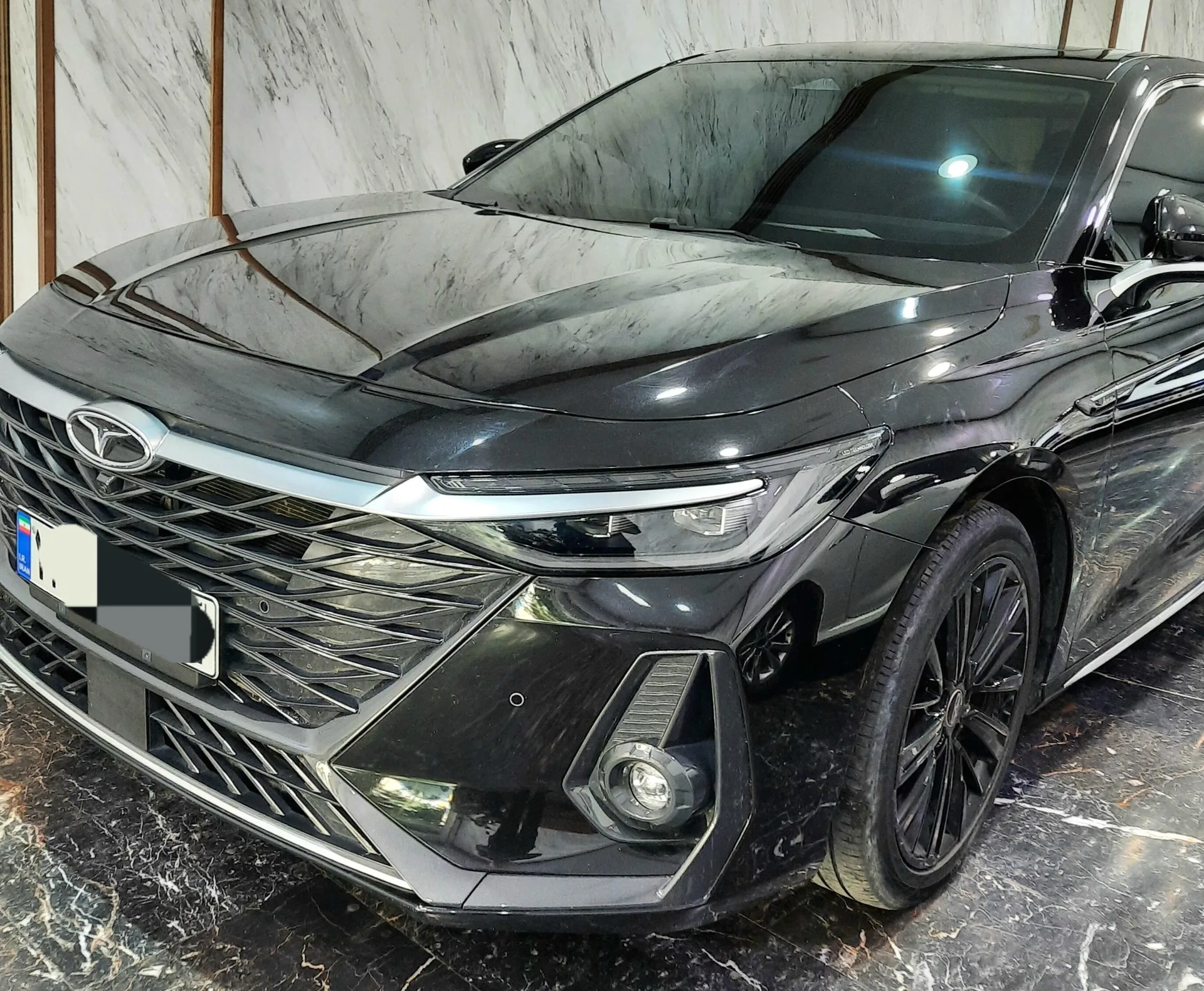 فونیکس آریزو 8 (Z8)
