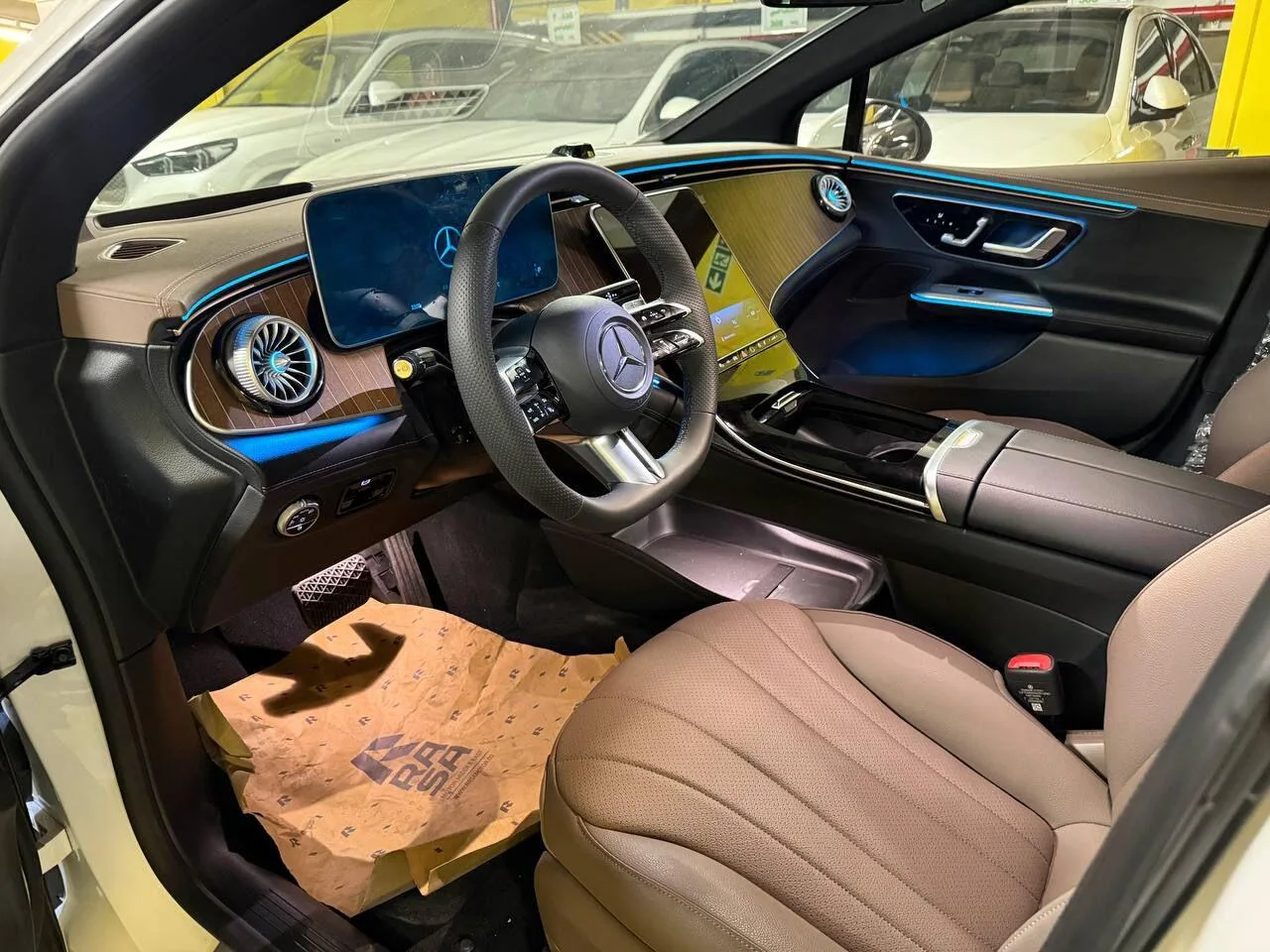 بنز  EQE SUV 3