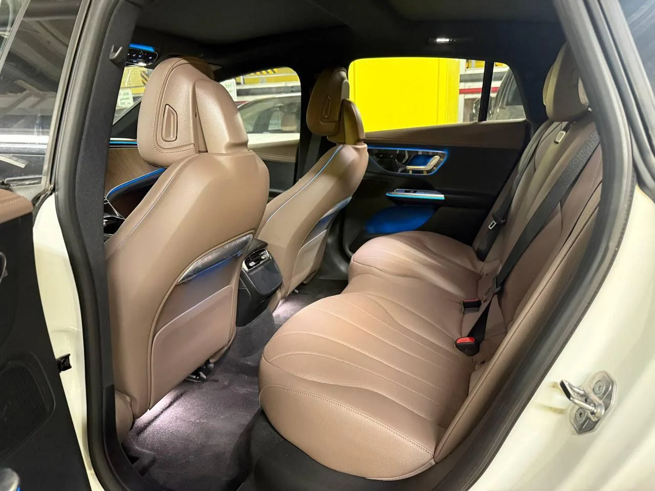 بنز  EQE SUV 4