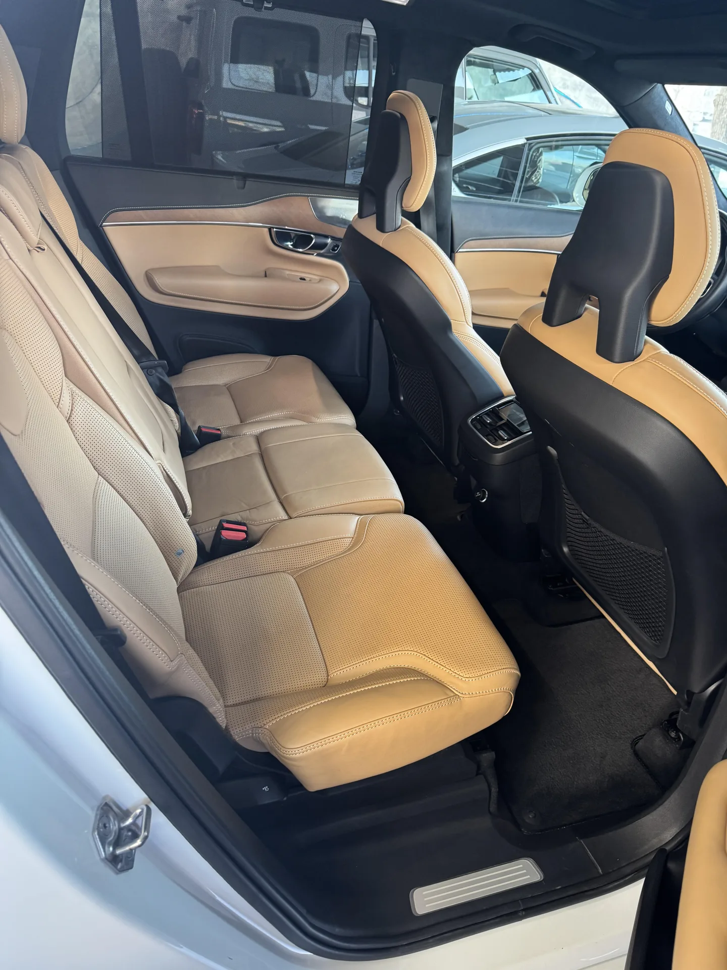ولوو  XC90 6