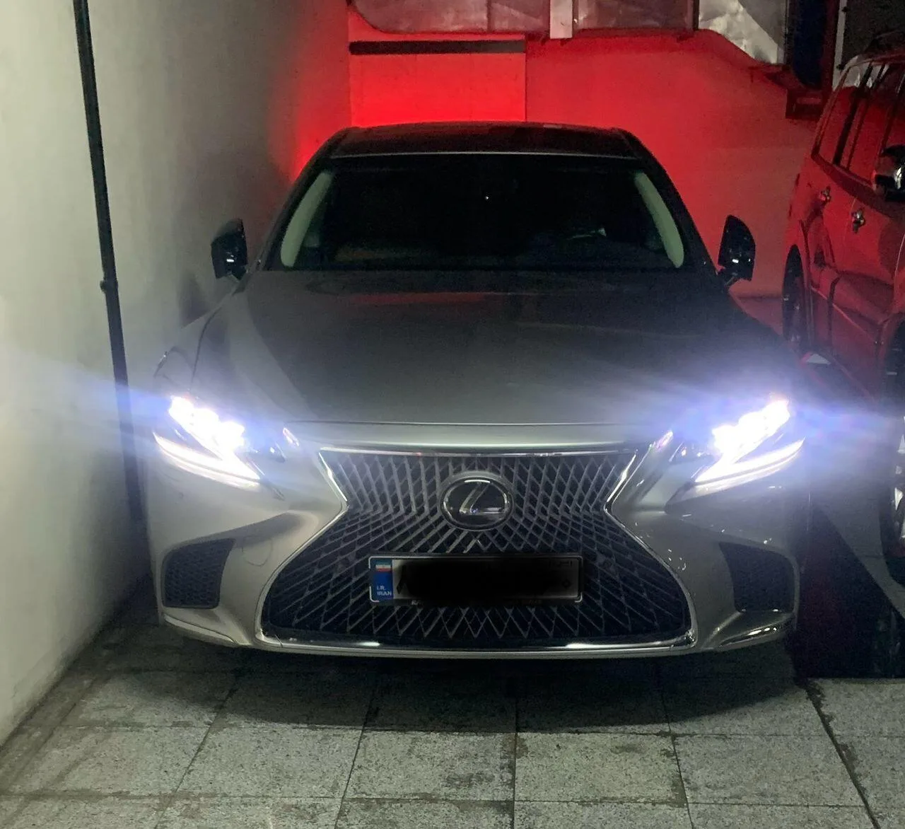 لکسوس LS