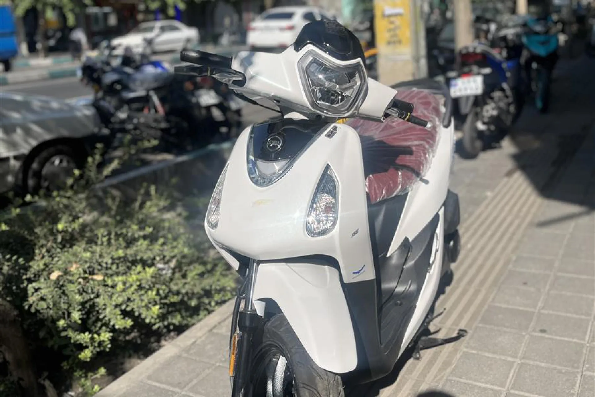 اس وای ام گلکسی SF180
