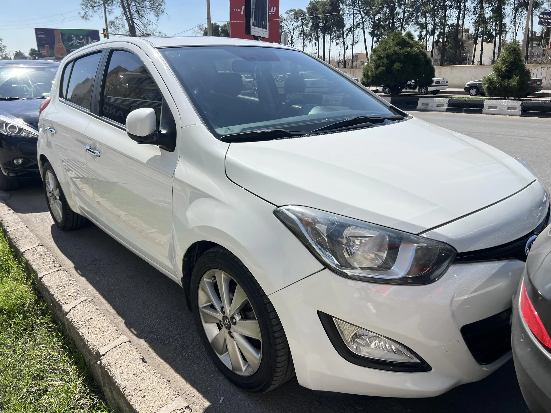 هیوندای  i20