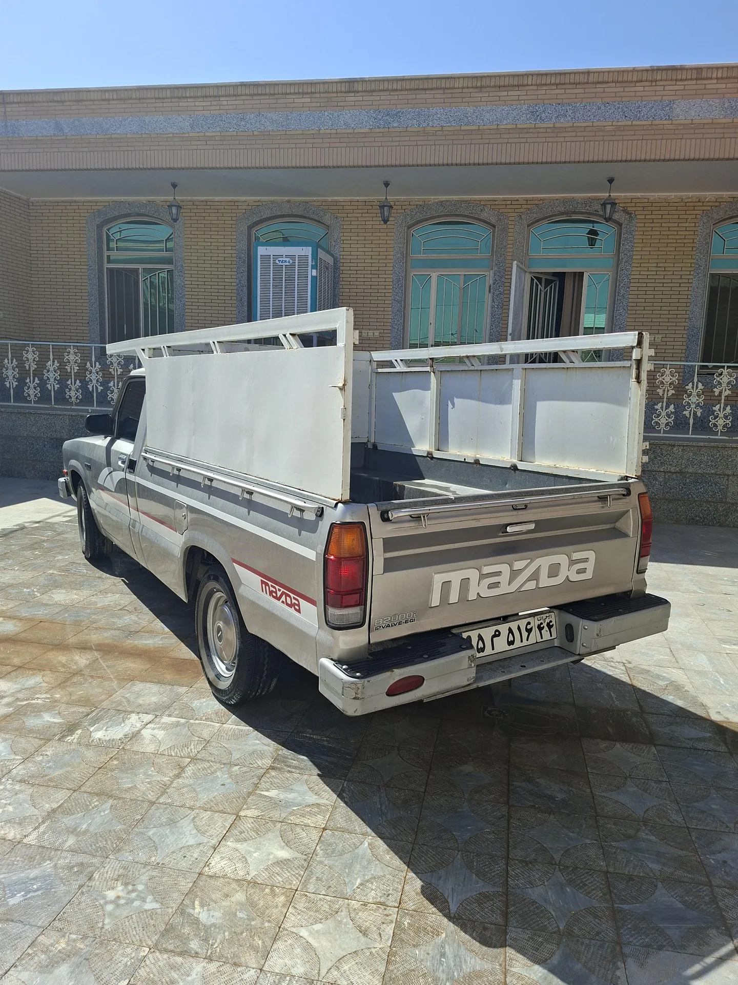 مزدا  وانت تک‌کابين 2