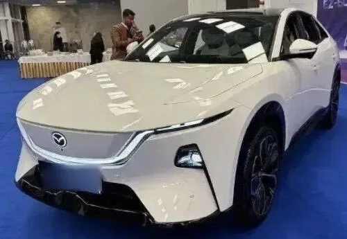 مزدا  EZ60 EREV 2