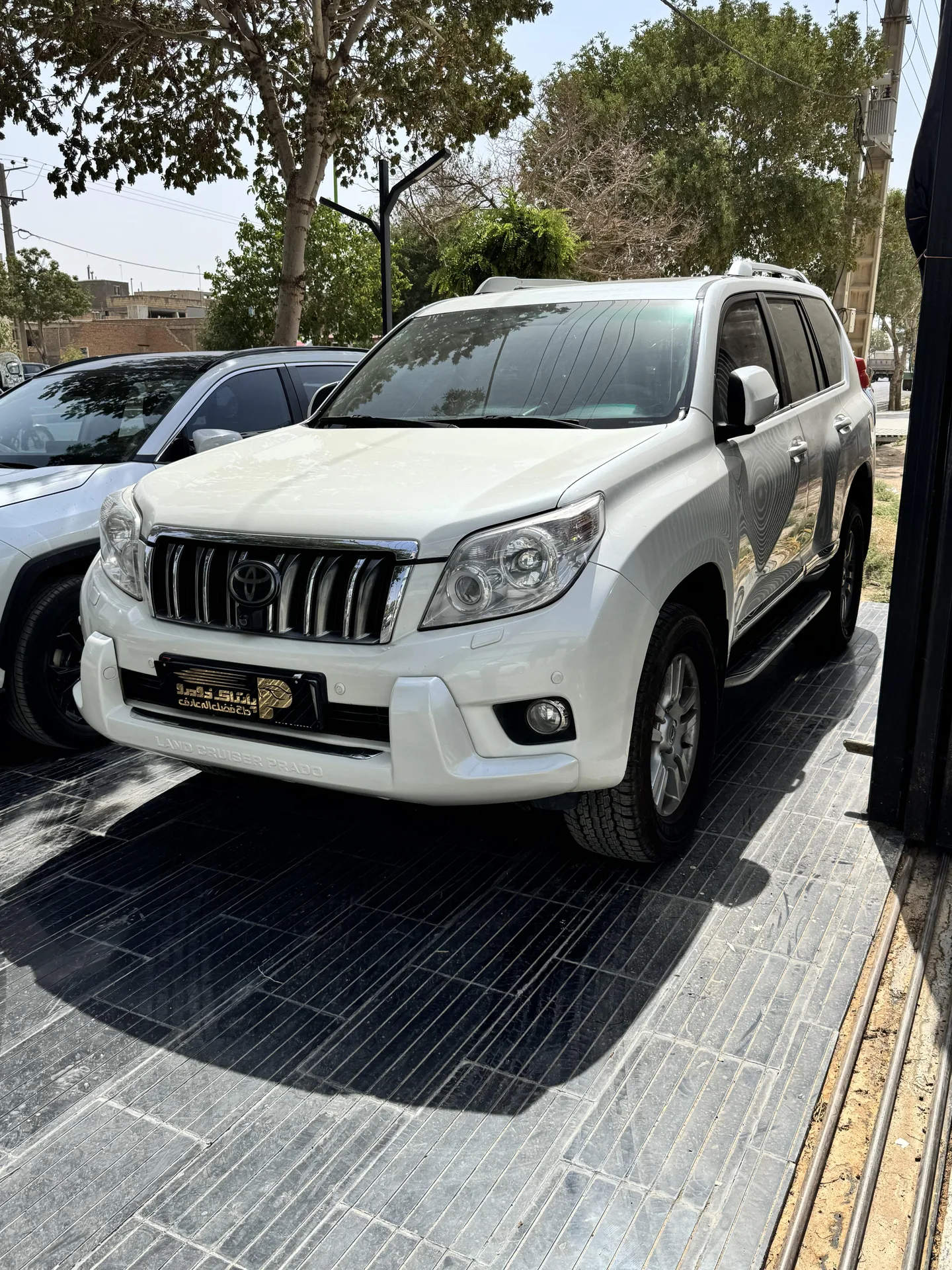 تویوتا پرادو چهار در