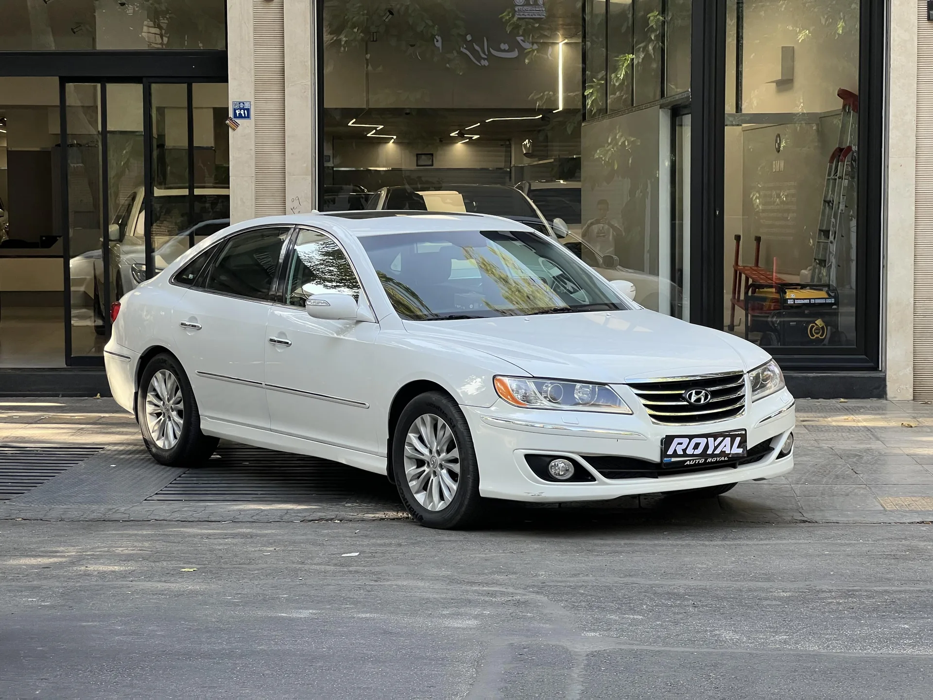 هیوندای آزرا (گرنجور)