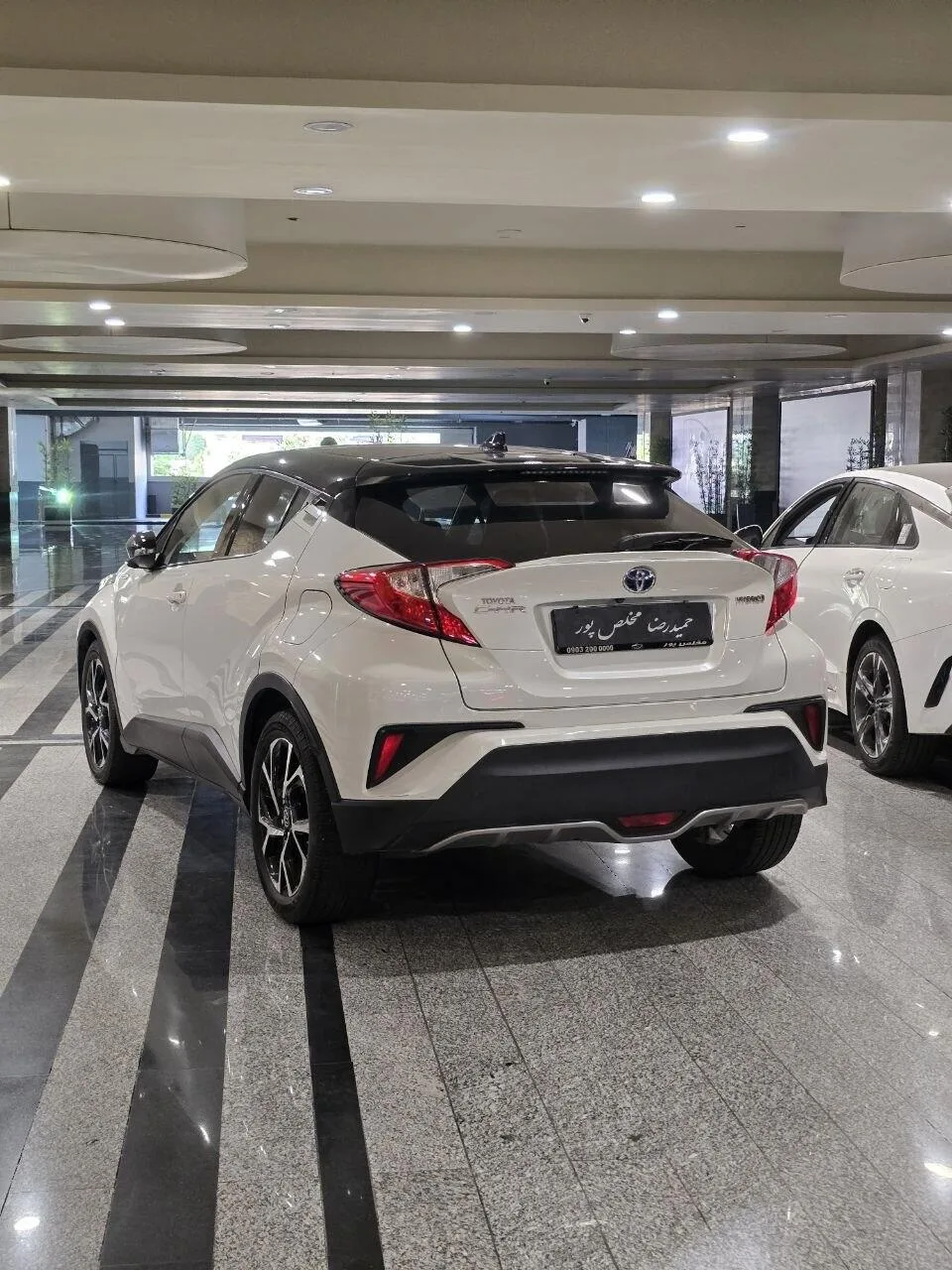 تویوتا  C-HR 4