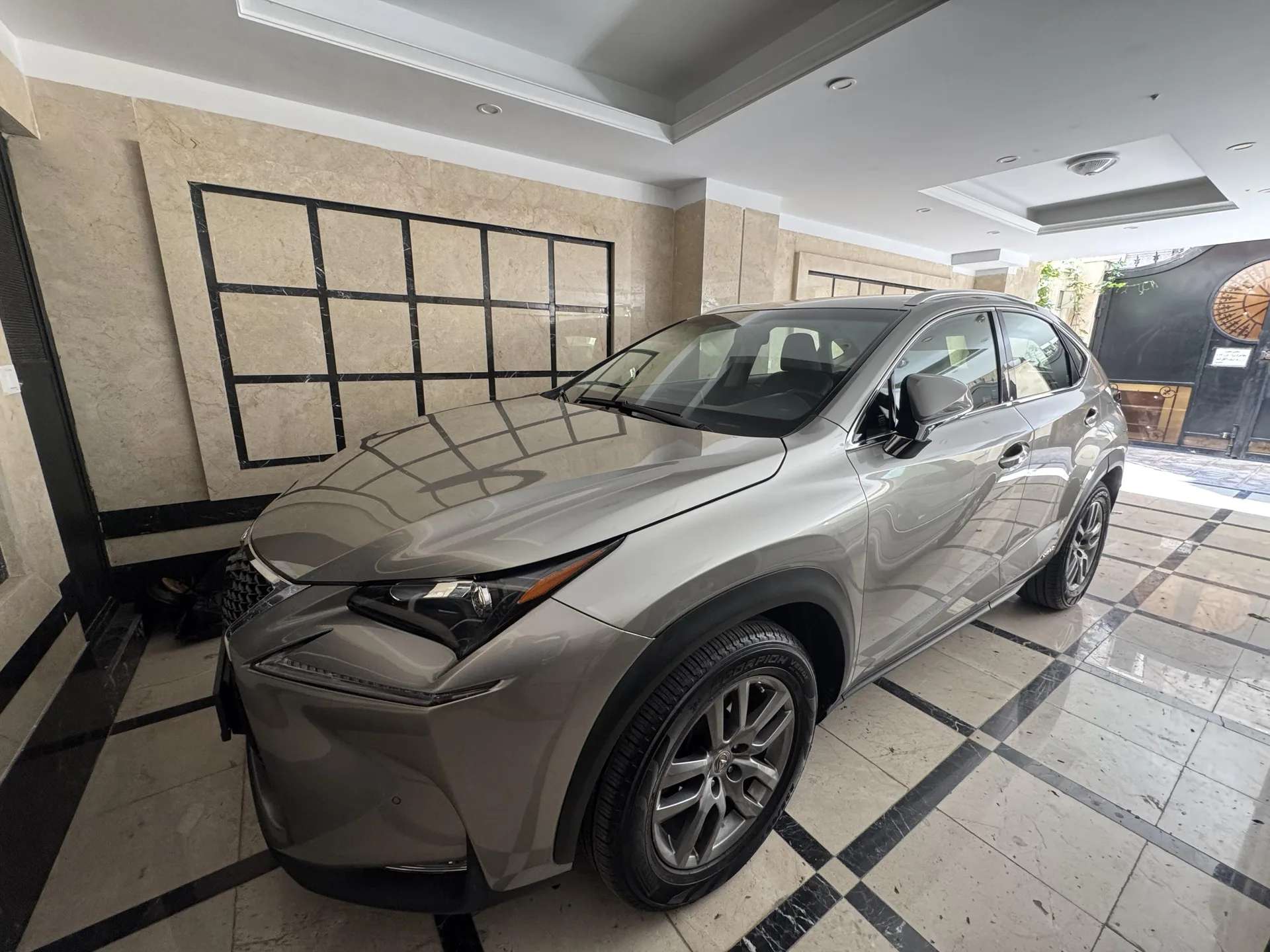لکسوس  NX هیبرید 3