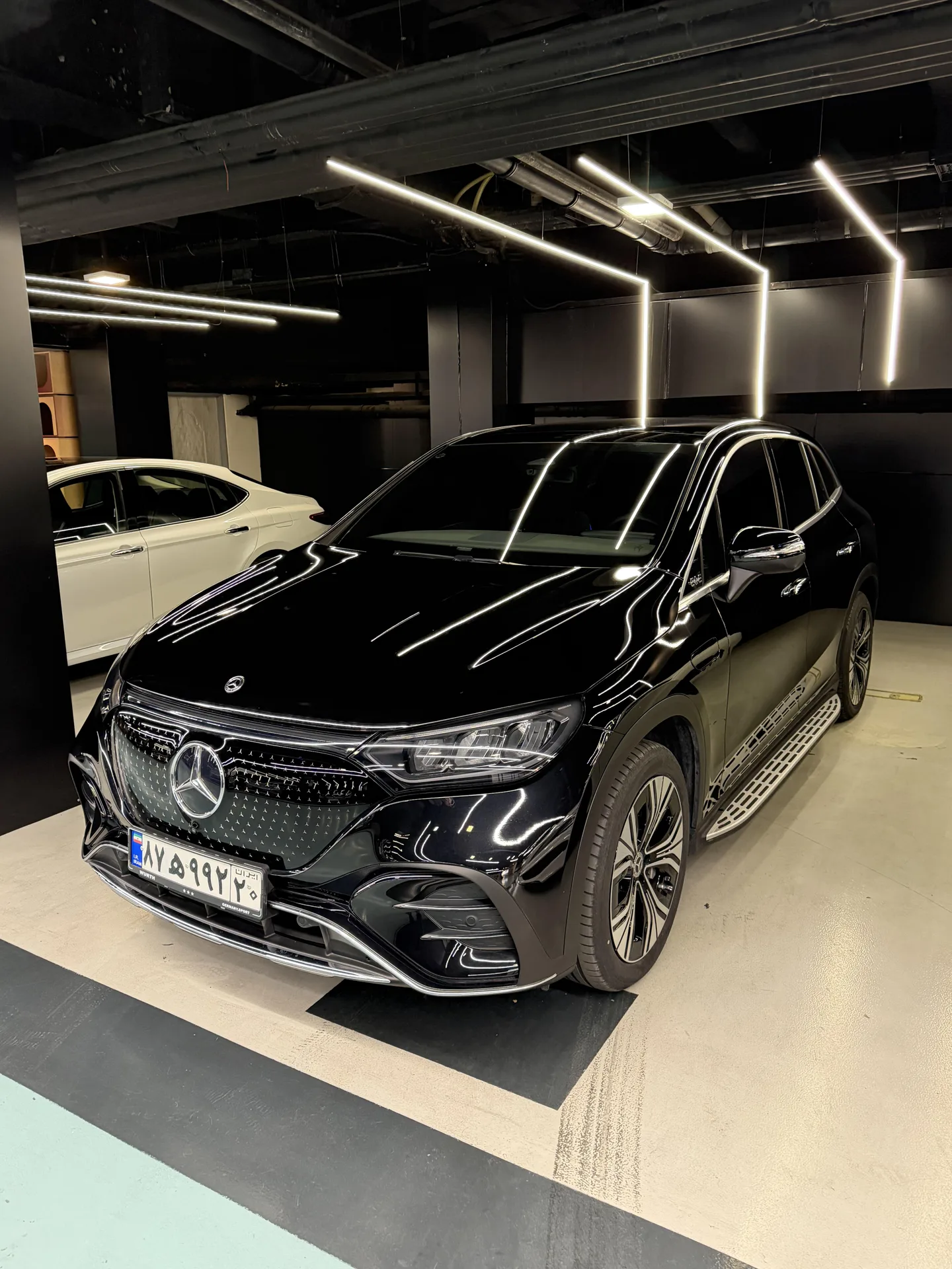 بنز  EQE SUV 2