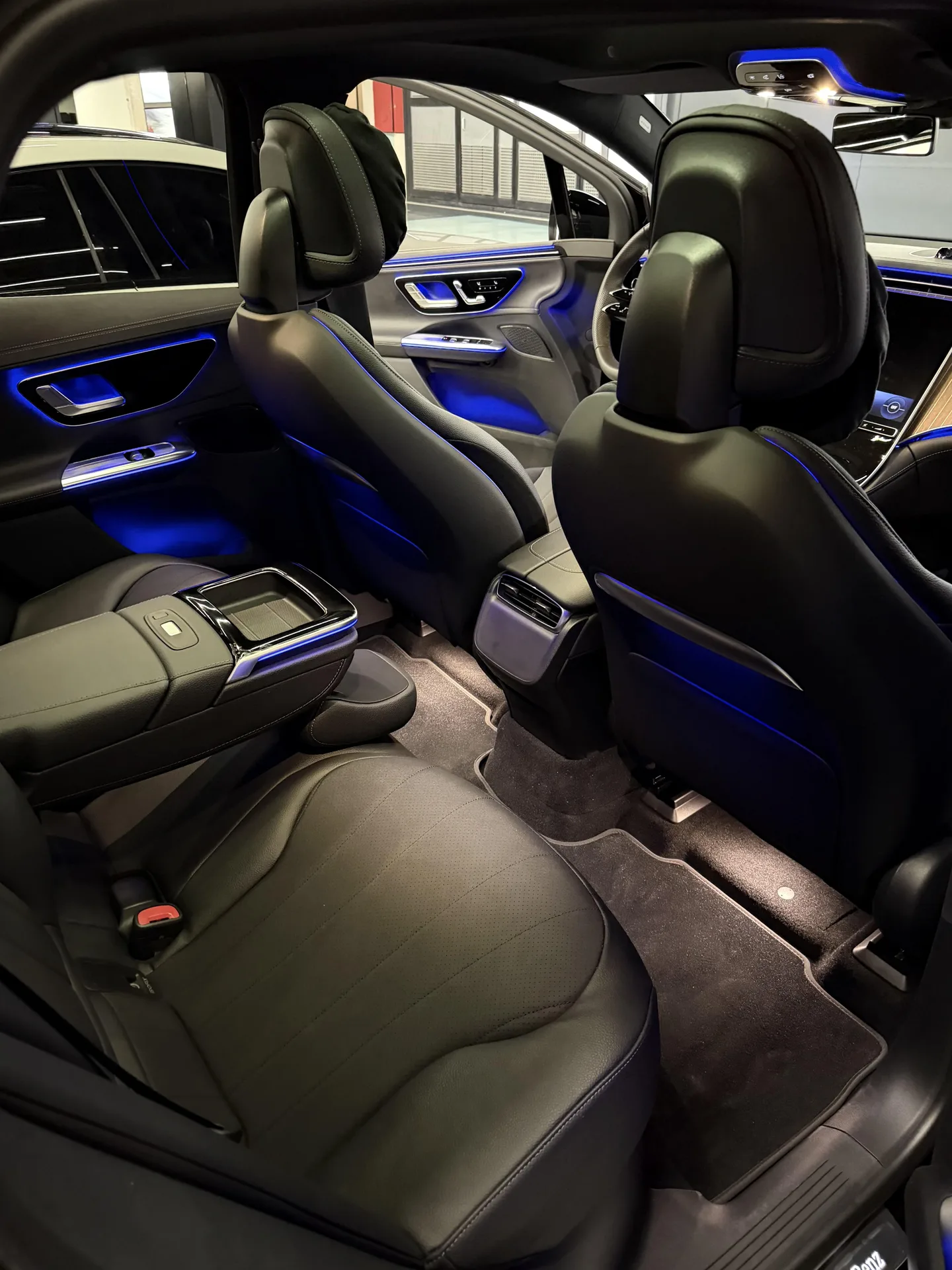 بنز  EQE SUV 6