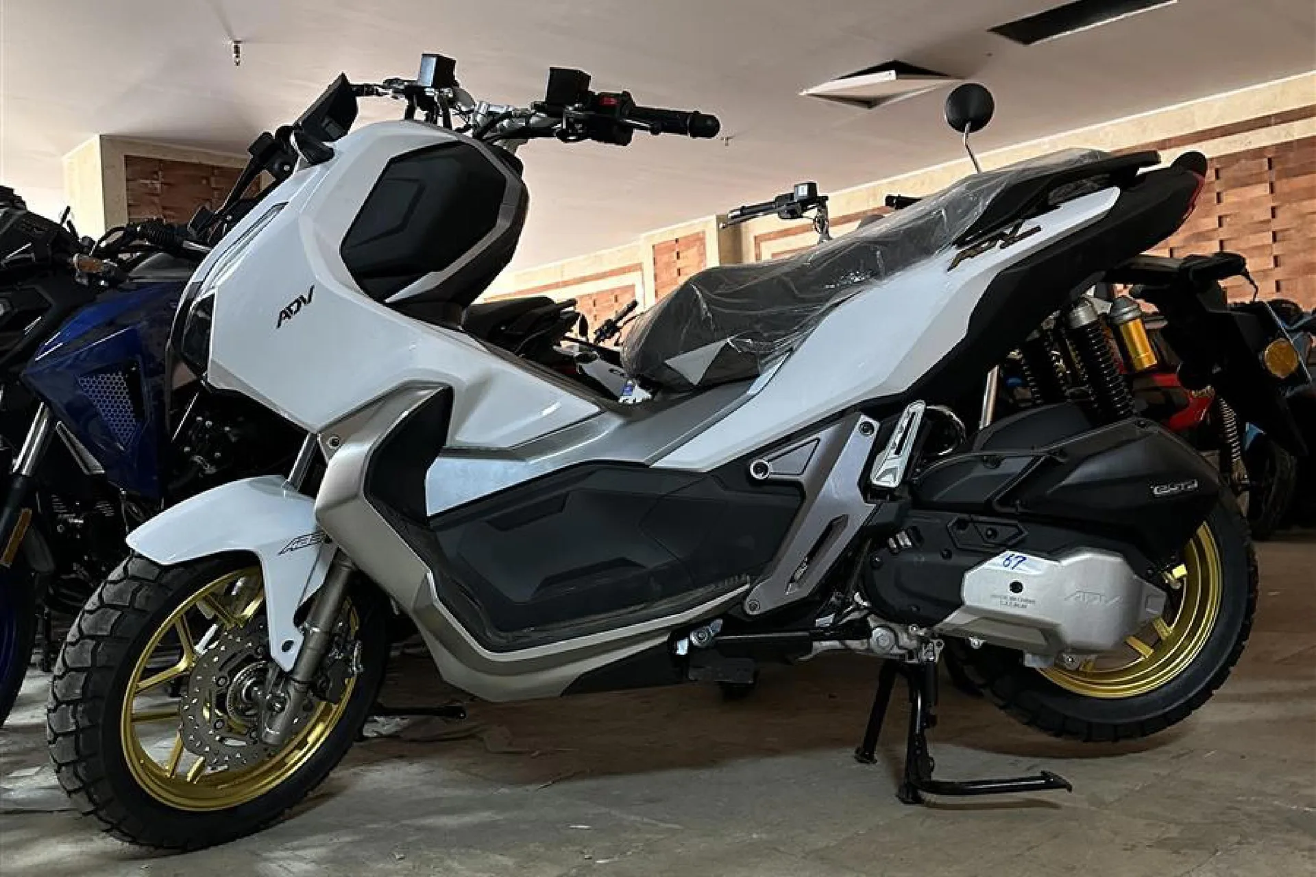 کبیر موتور  ADV 150i 3