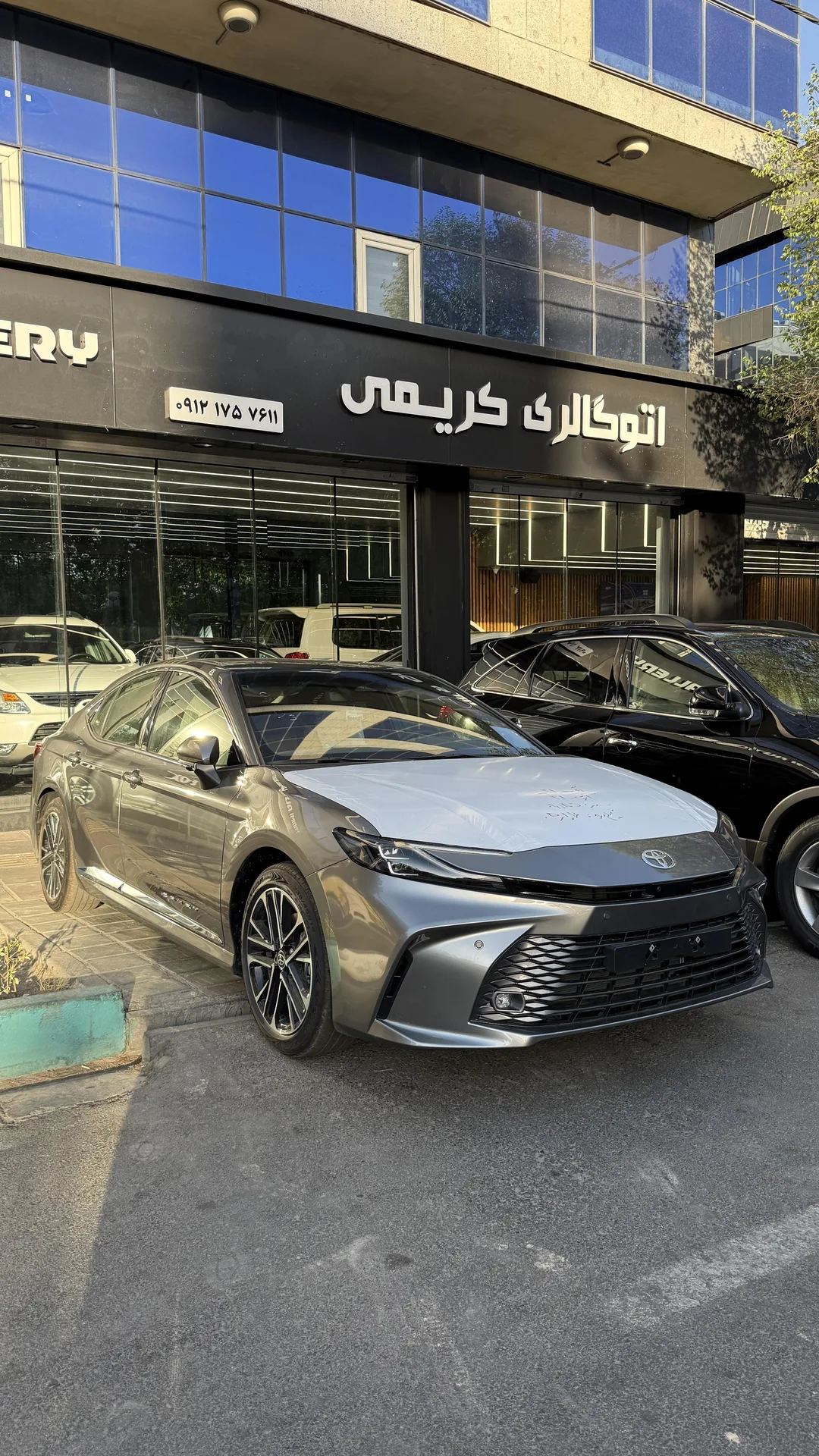 تویوتا  کمری هیبرید 5