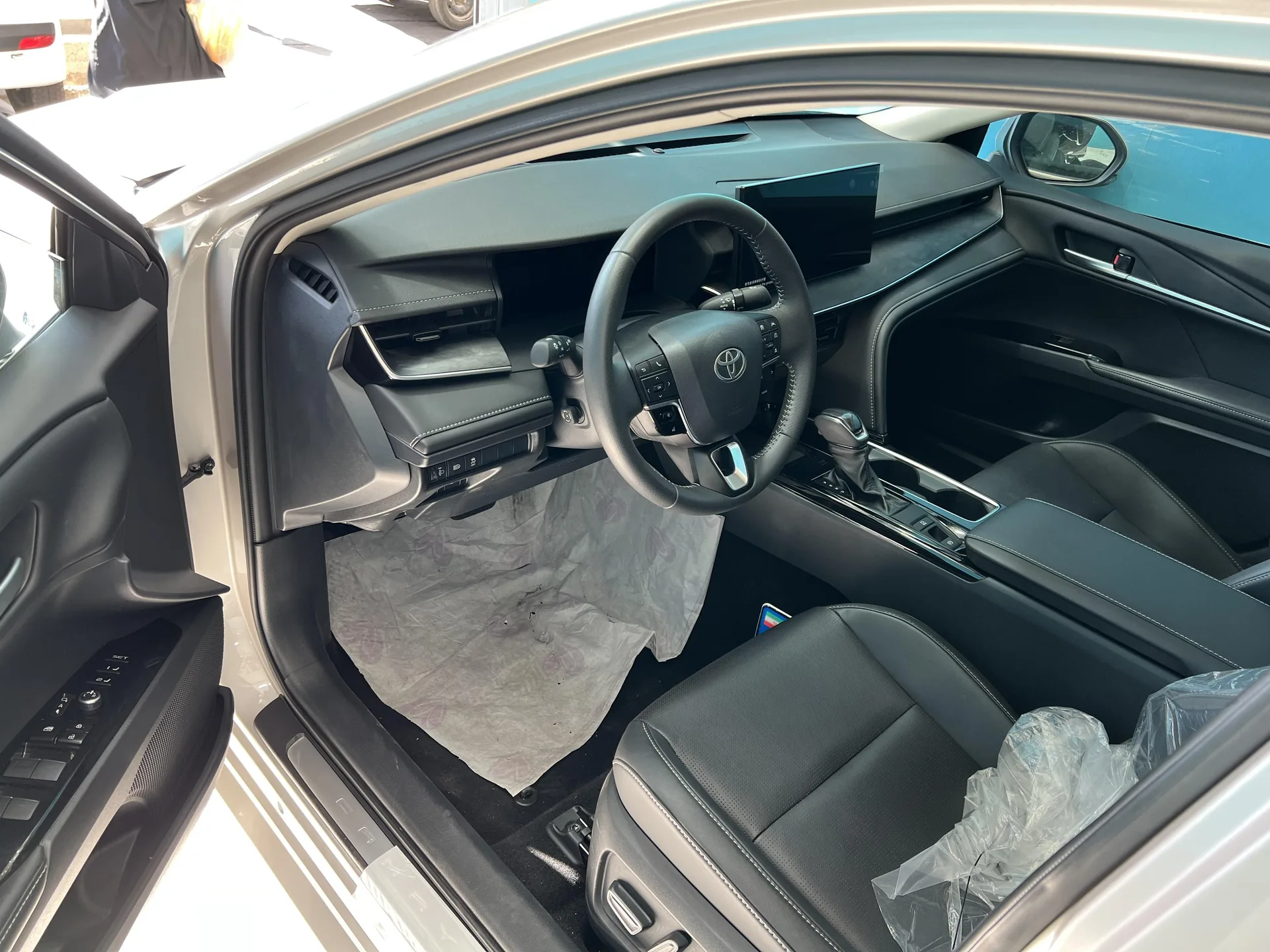 تویوتا  کمری هیبرید 5
