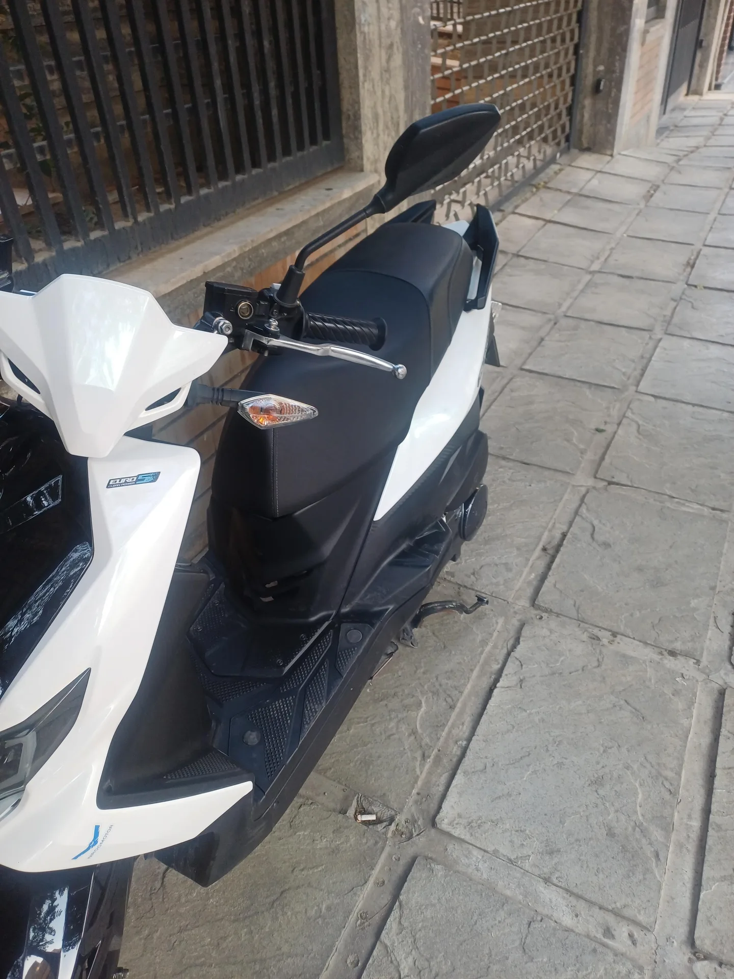 اس وای ام گلکسی CX 200