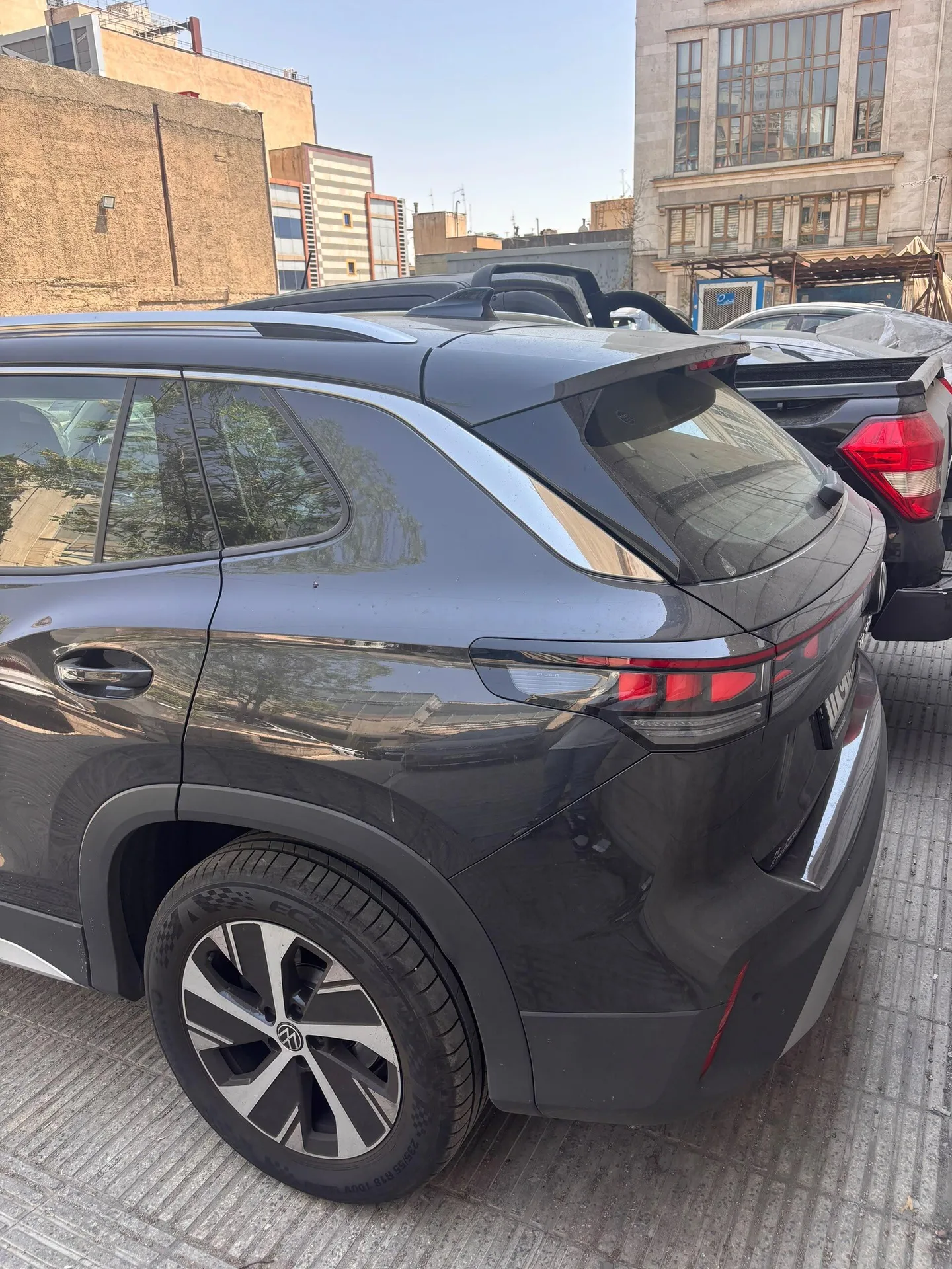 فولکس  تایرون L 4