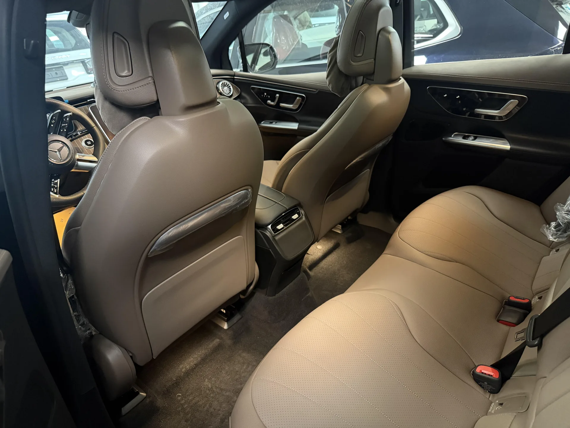 بنز  EQE SUV 4