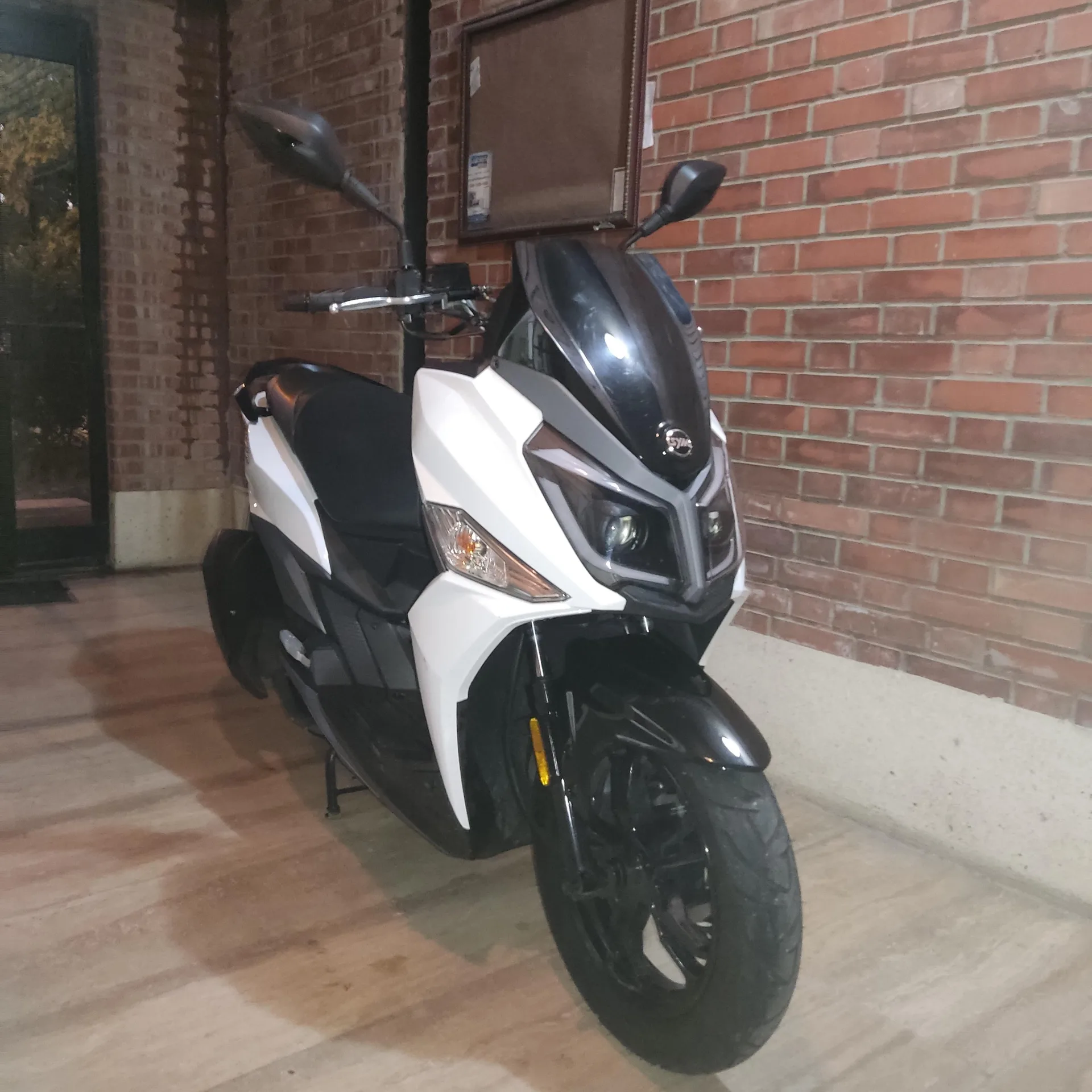 اس وای ام گلکسی J 200
