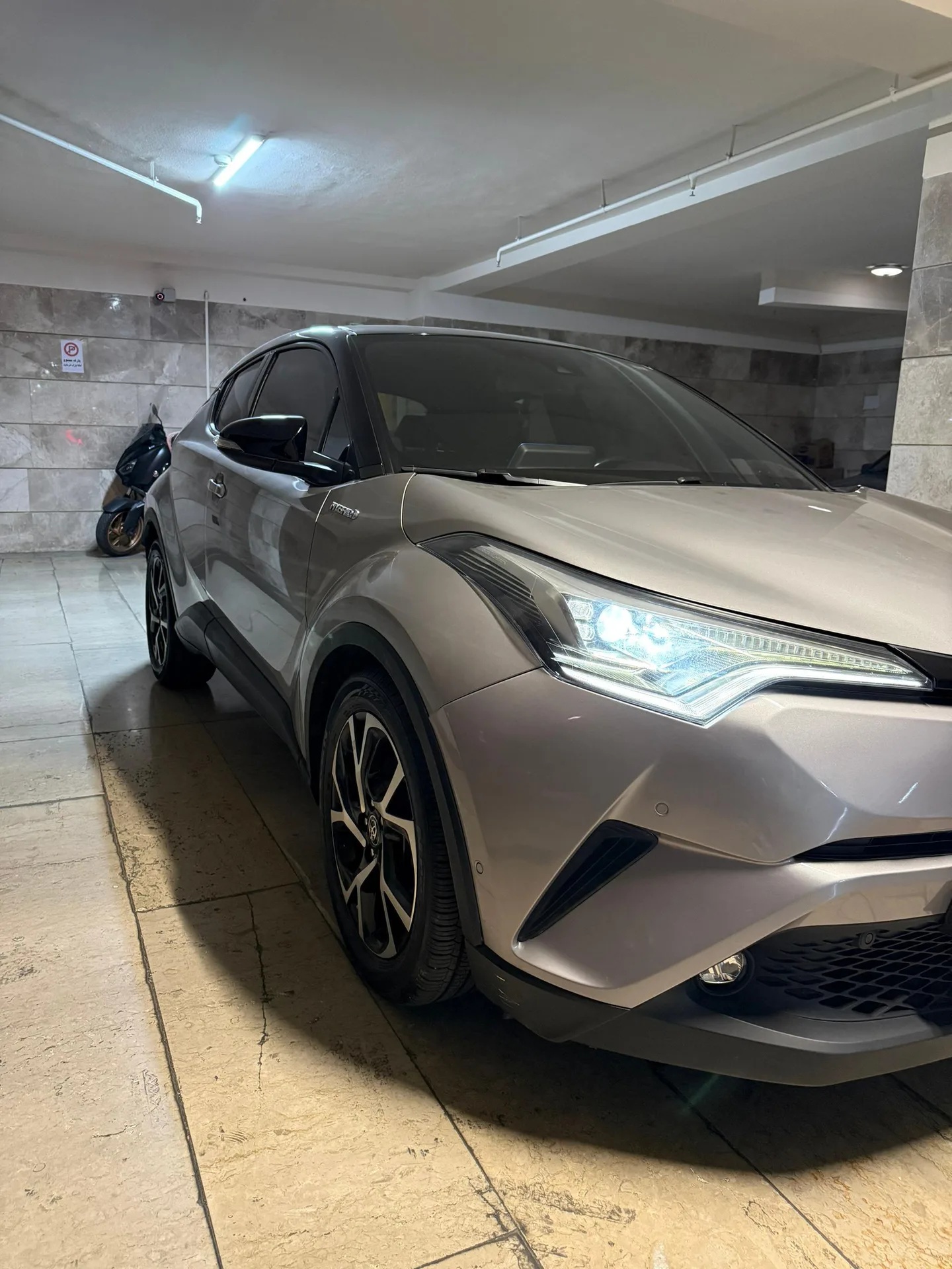 تویوتا  C-HR هیبرید 2