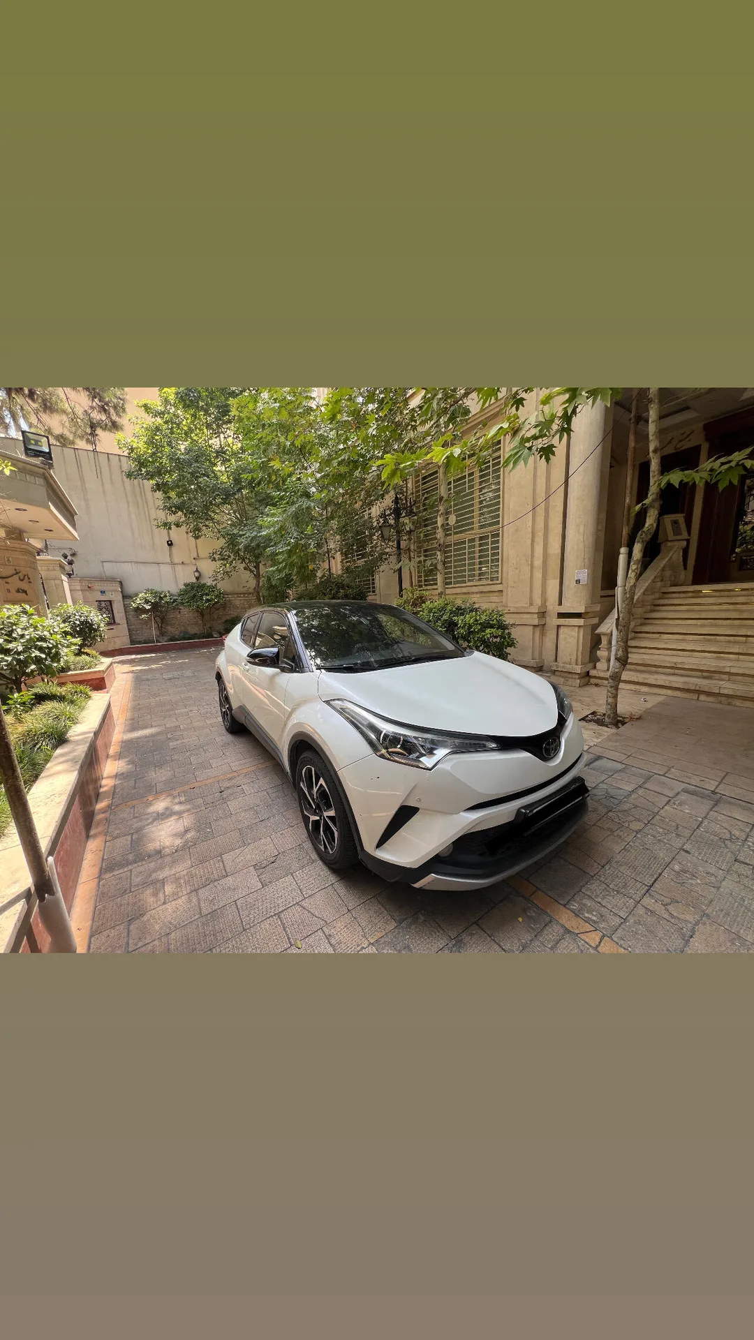 تویوتا  C-HR 4