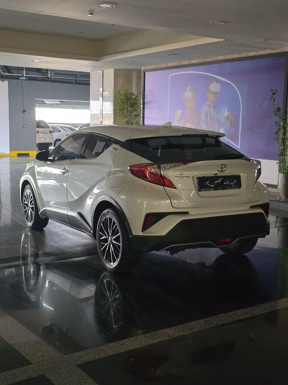 تویوتا  C-HR 4