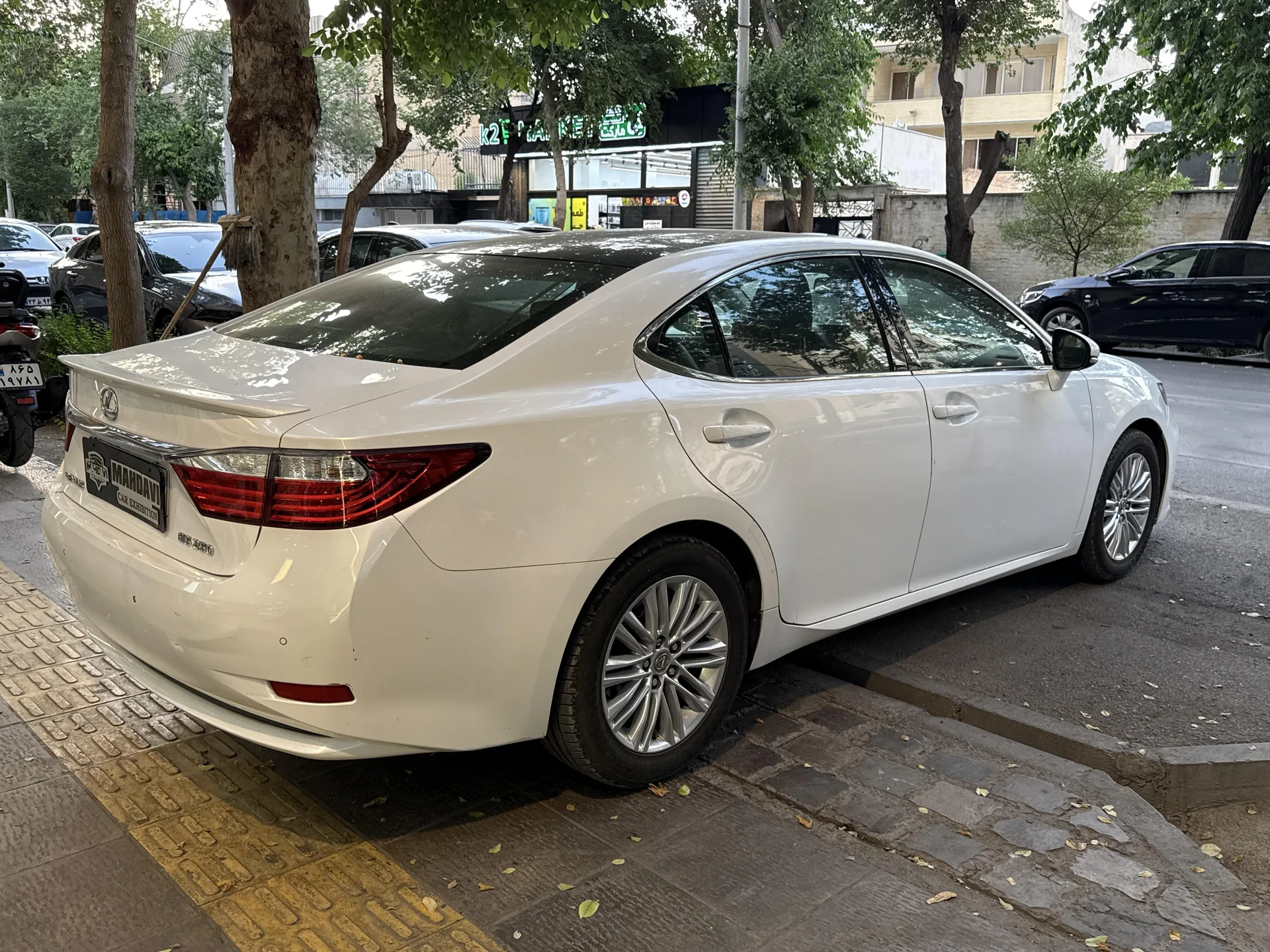 لکسوس  ES 9