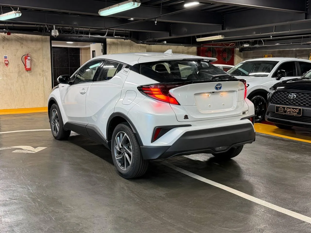 تویوتا  C-HR هیبرید 8