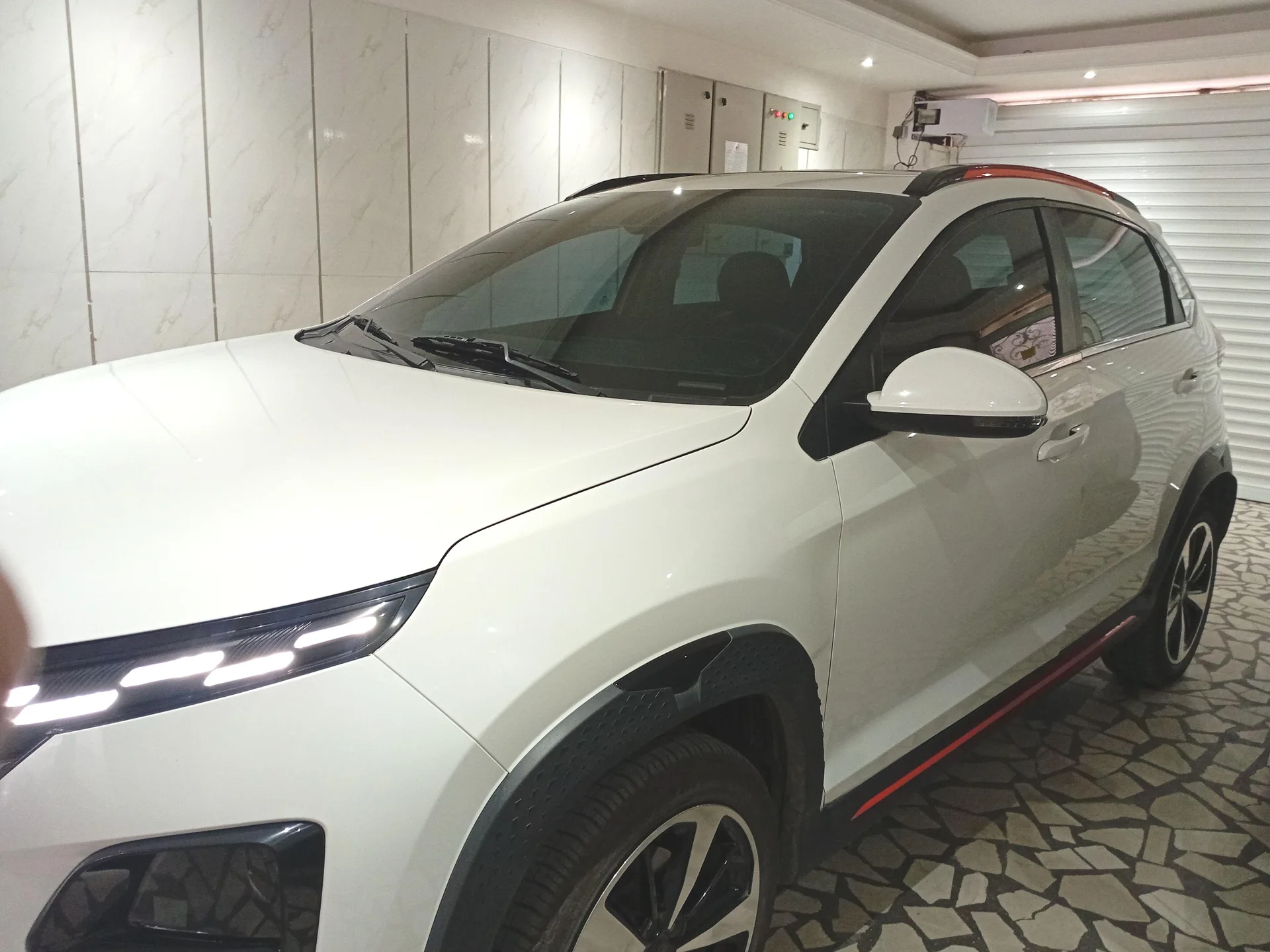 ام وی ام  X33 کراس 2