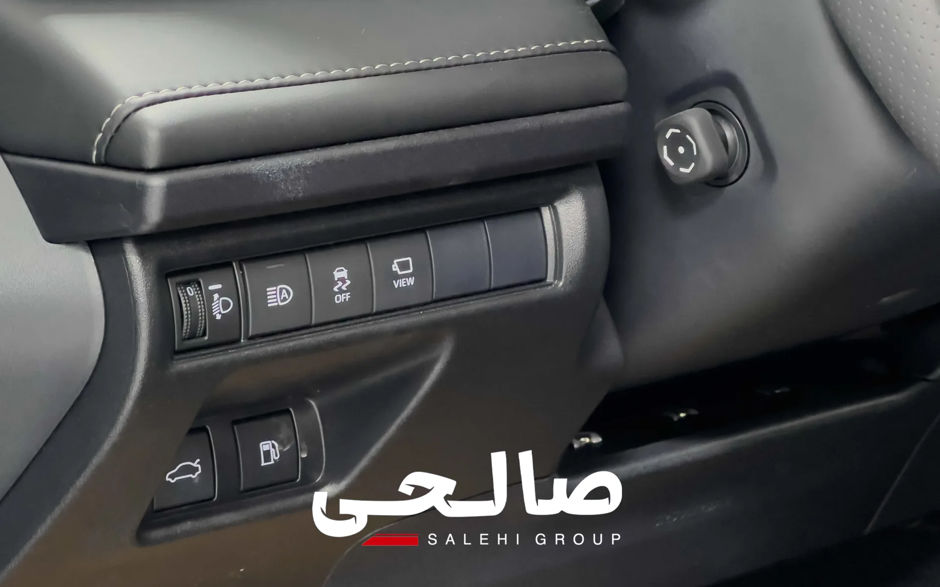 تویوتا  کمری هیبرید 9