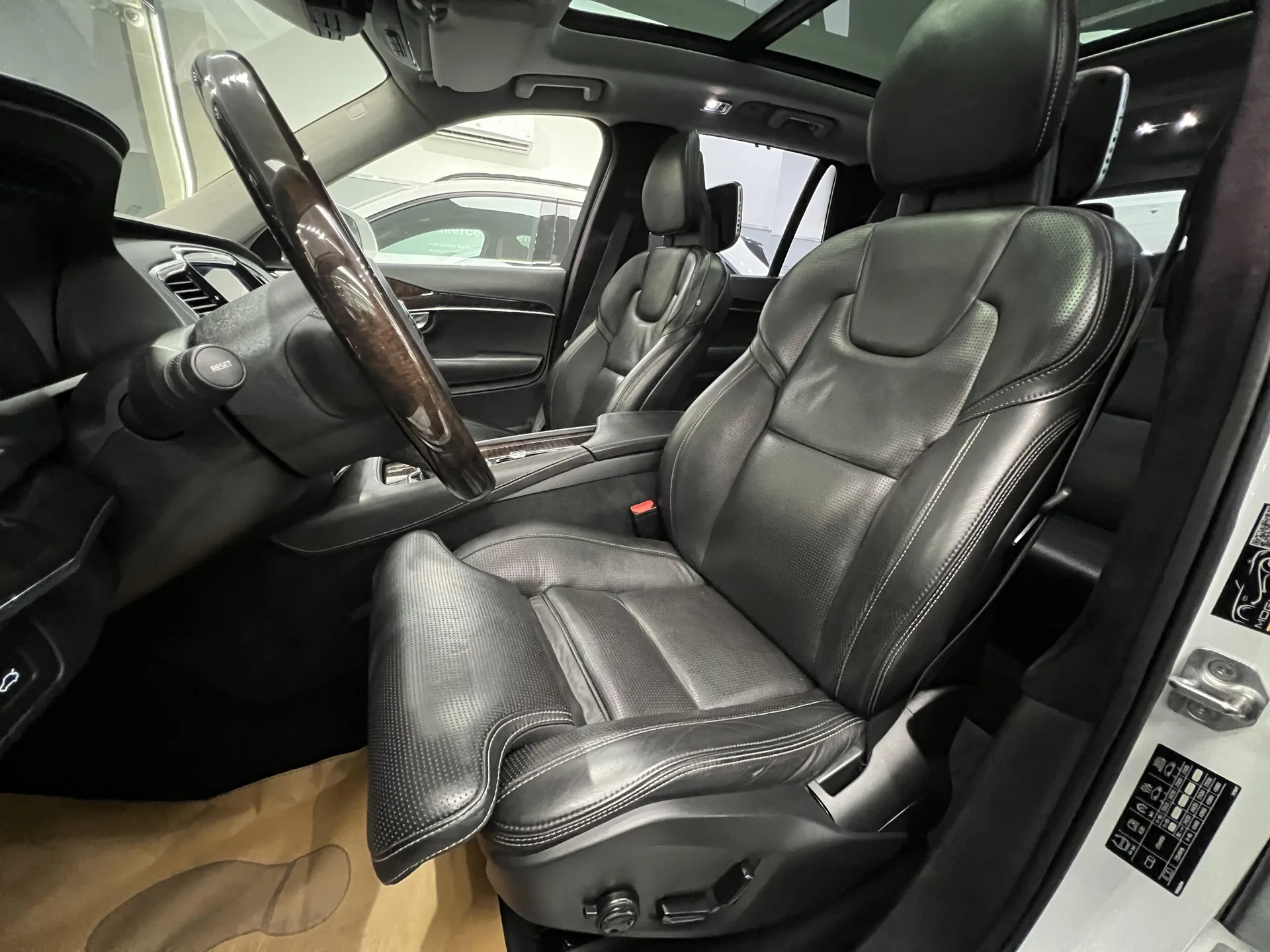 ولوو  XC90 7