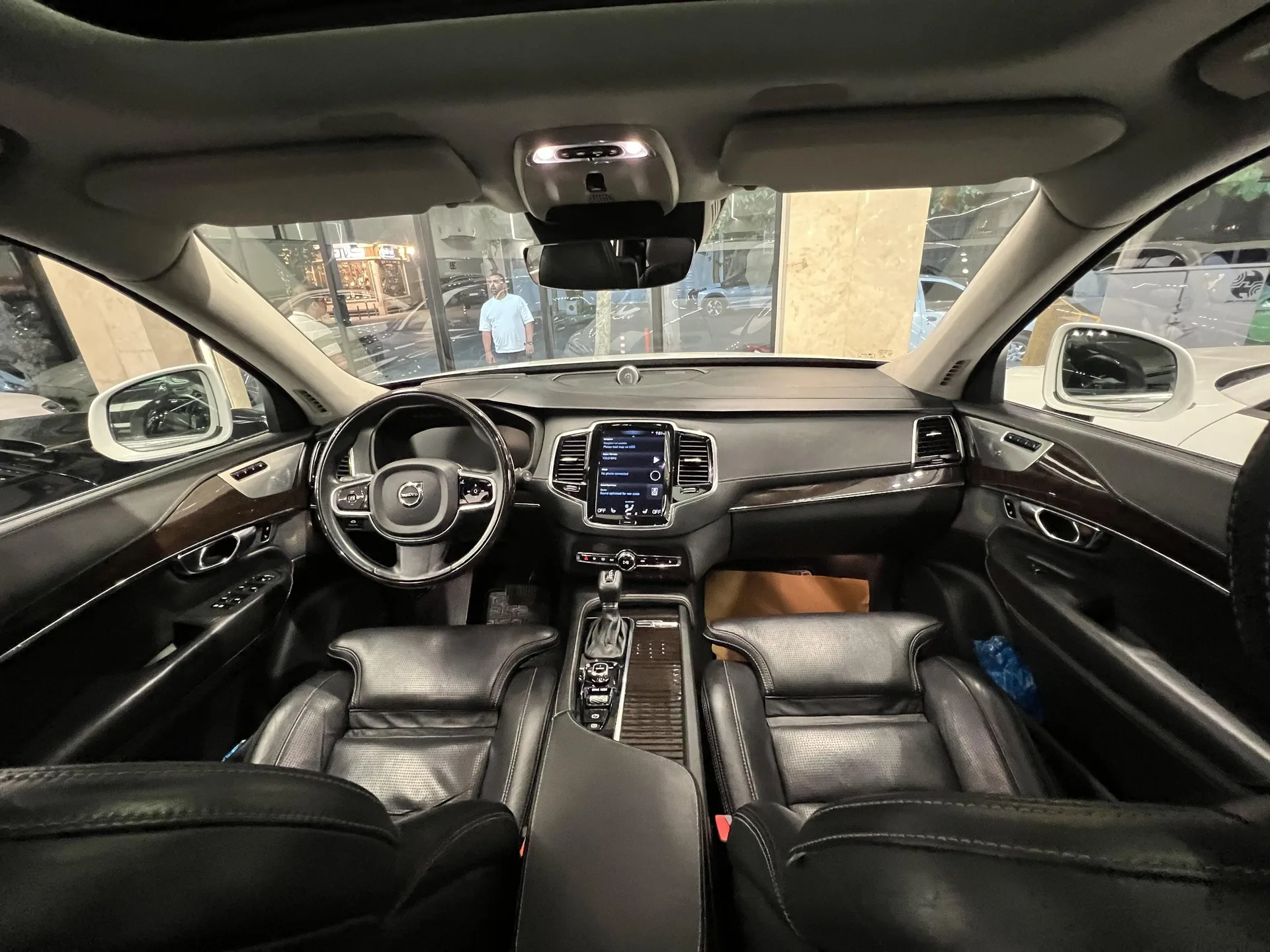 ولوو  XC90 9