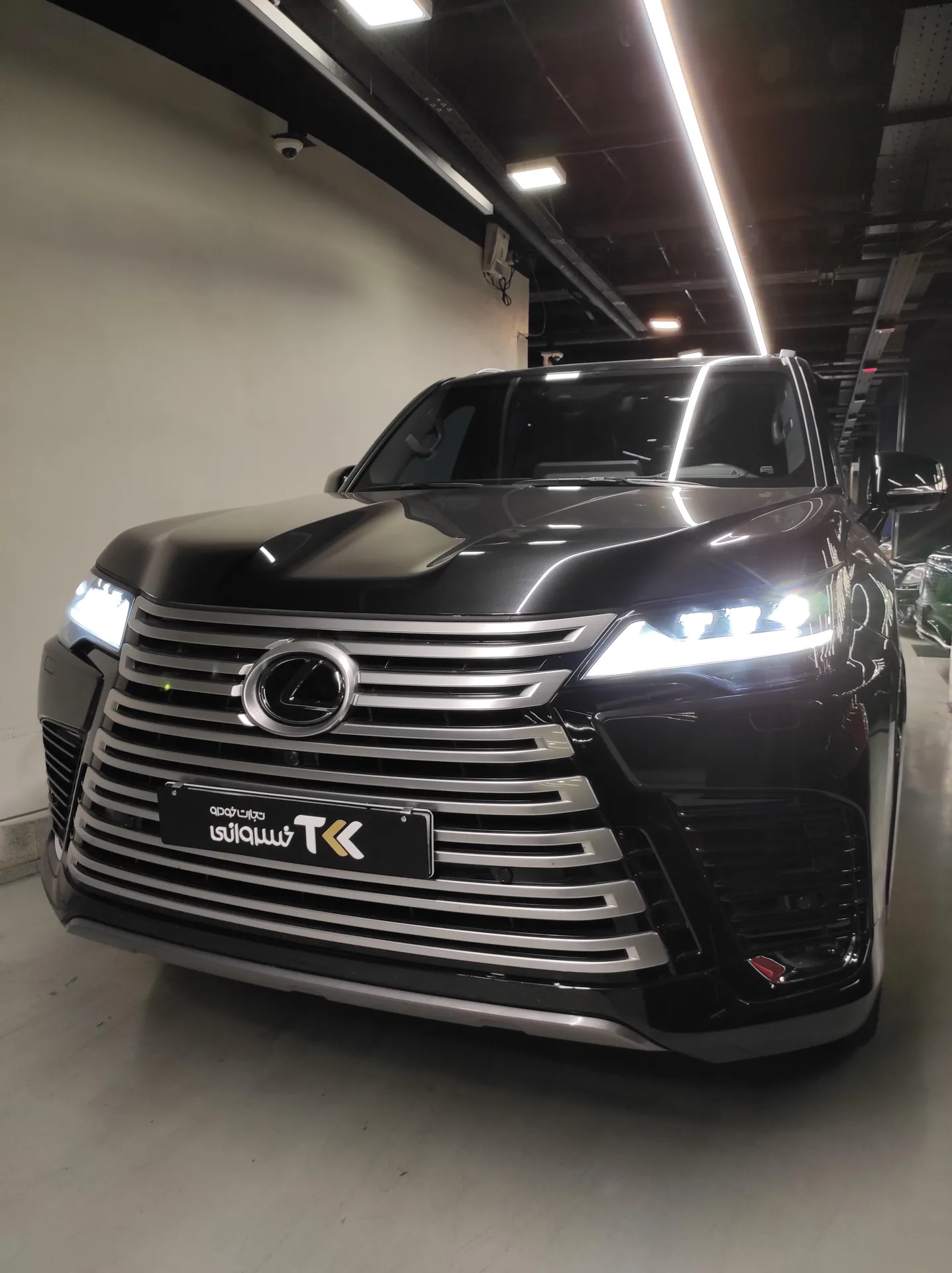 لکسوس  LX 4