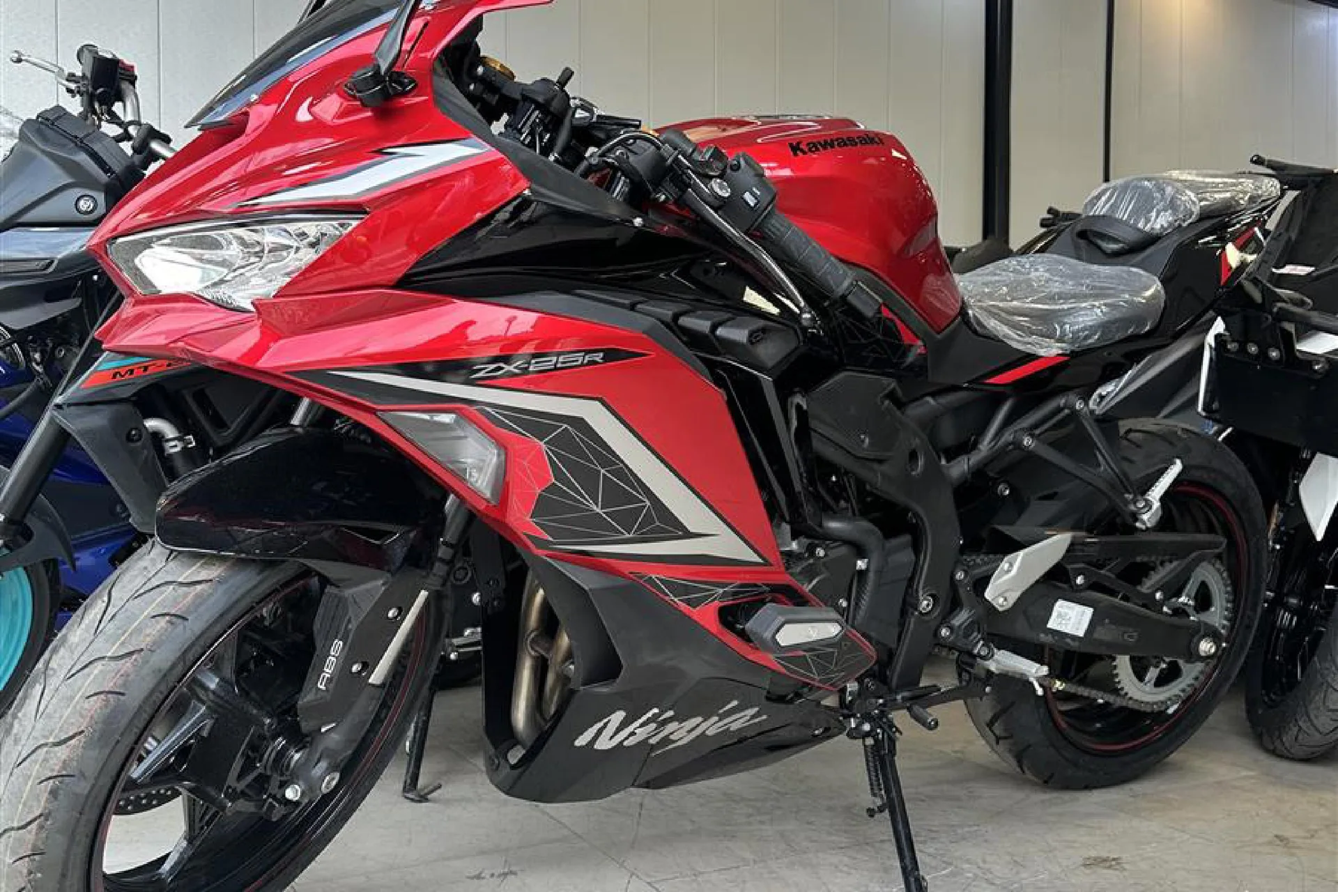 کاوازاکی نینجا ZX-25R