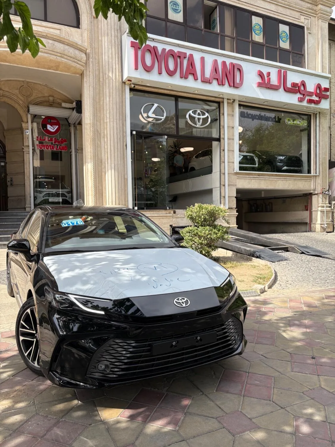 تویوتا کمری هیبرید