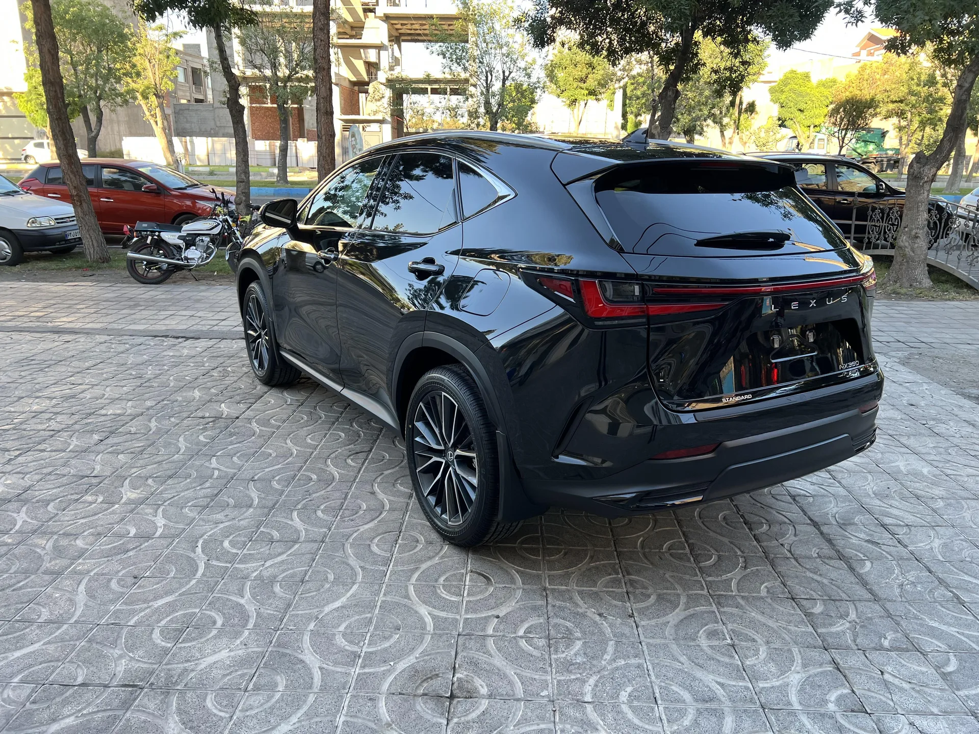 لکسوس  NX 4