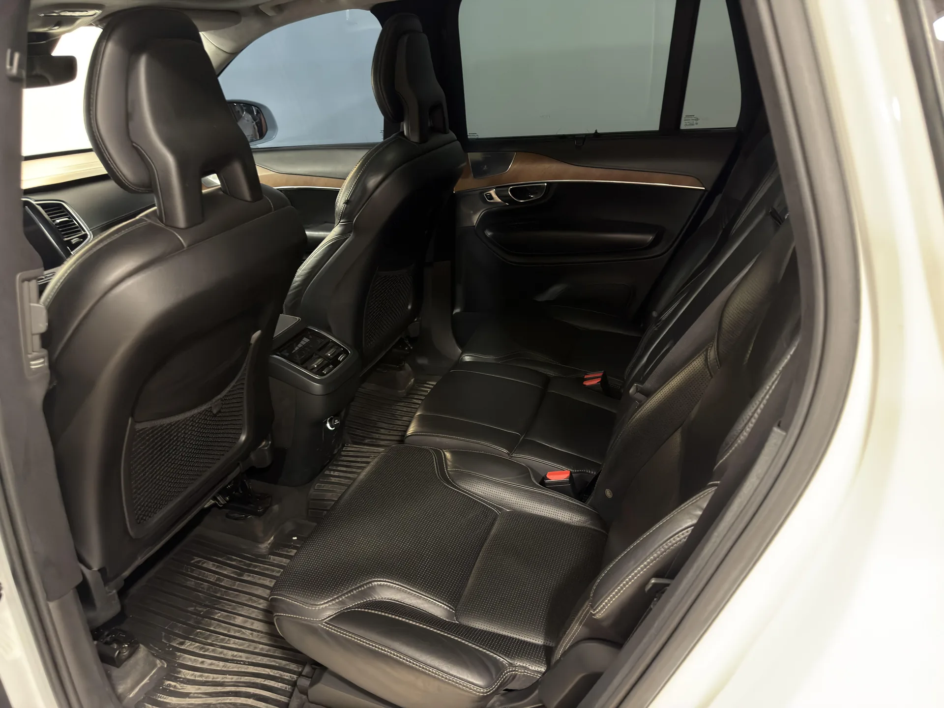 ولوو  XC90 4