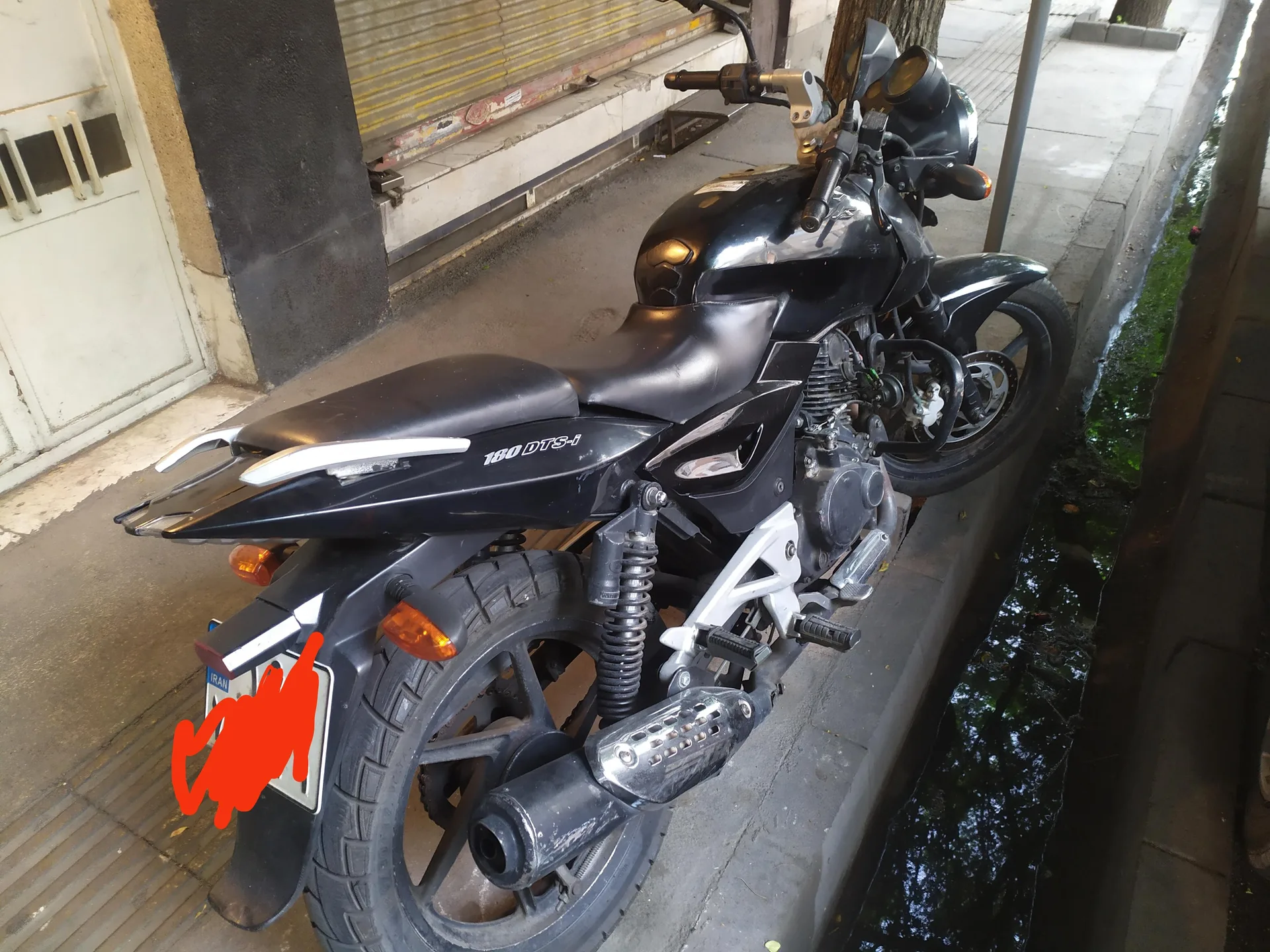 باجاج پالس 180