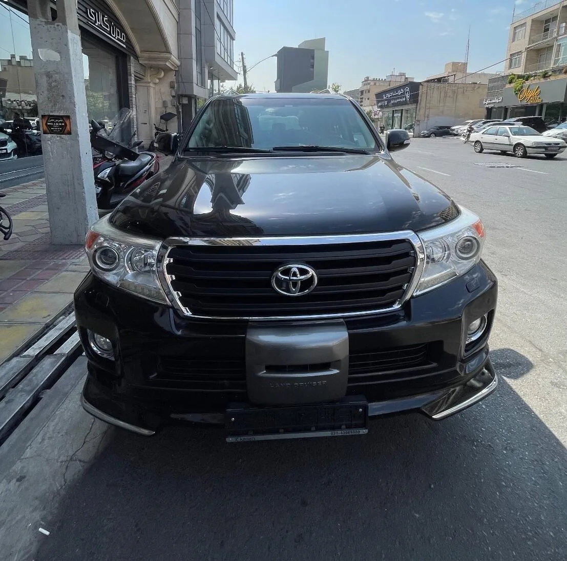 تویوتا لندکروز چهار در