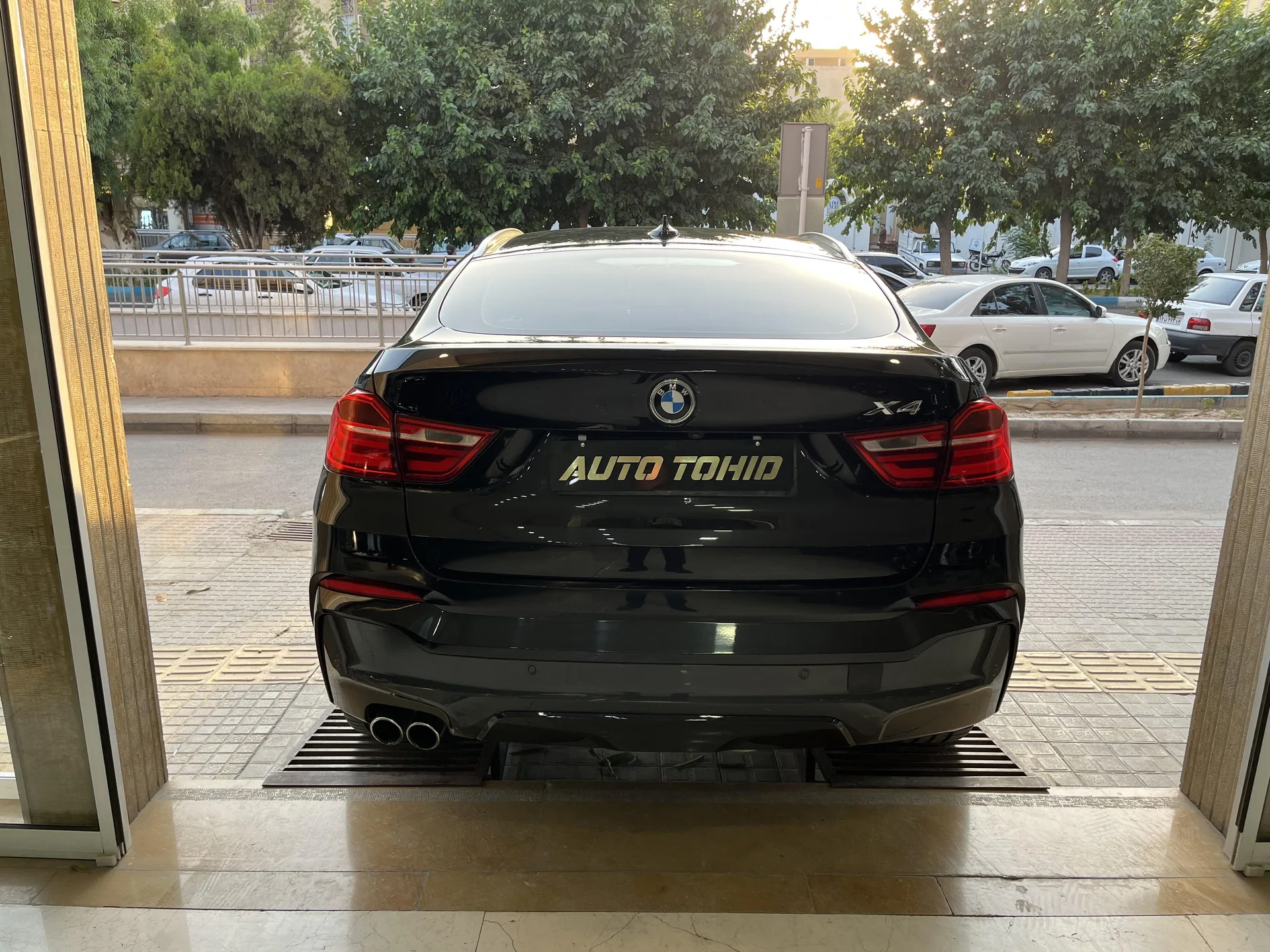 ب ام و  X4 6