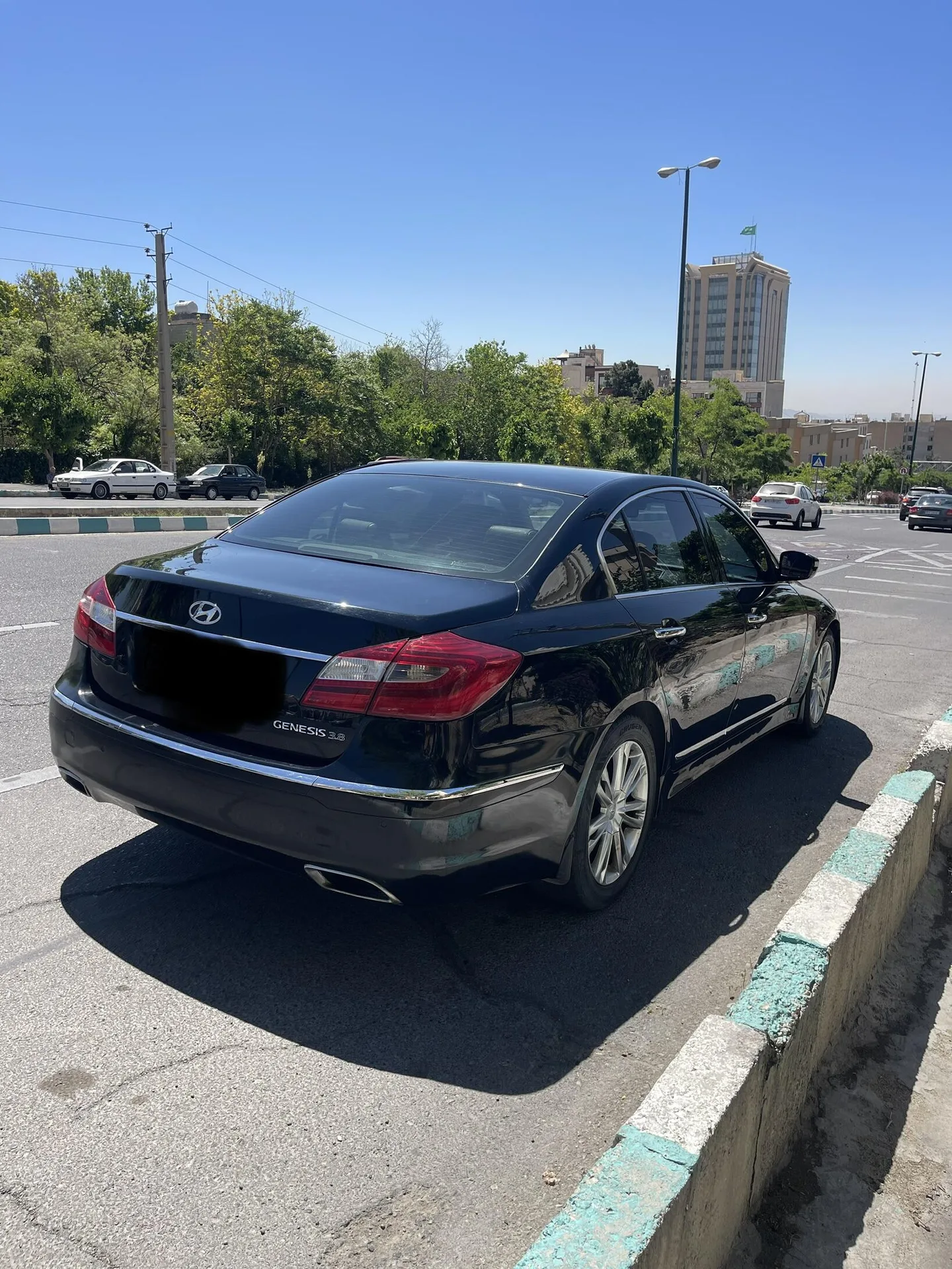 هیوندای  جنسیس 2