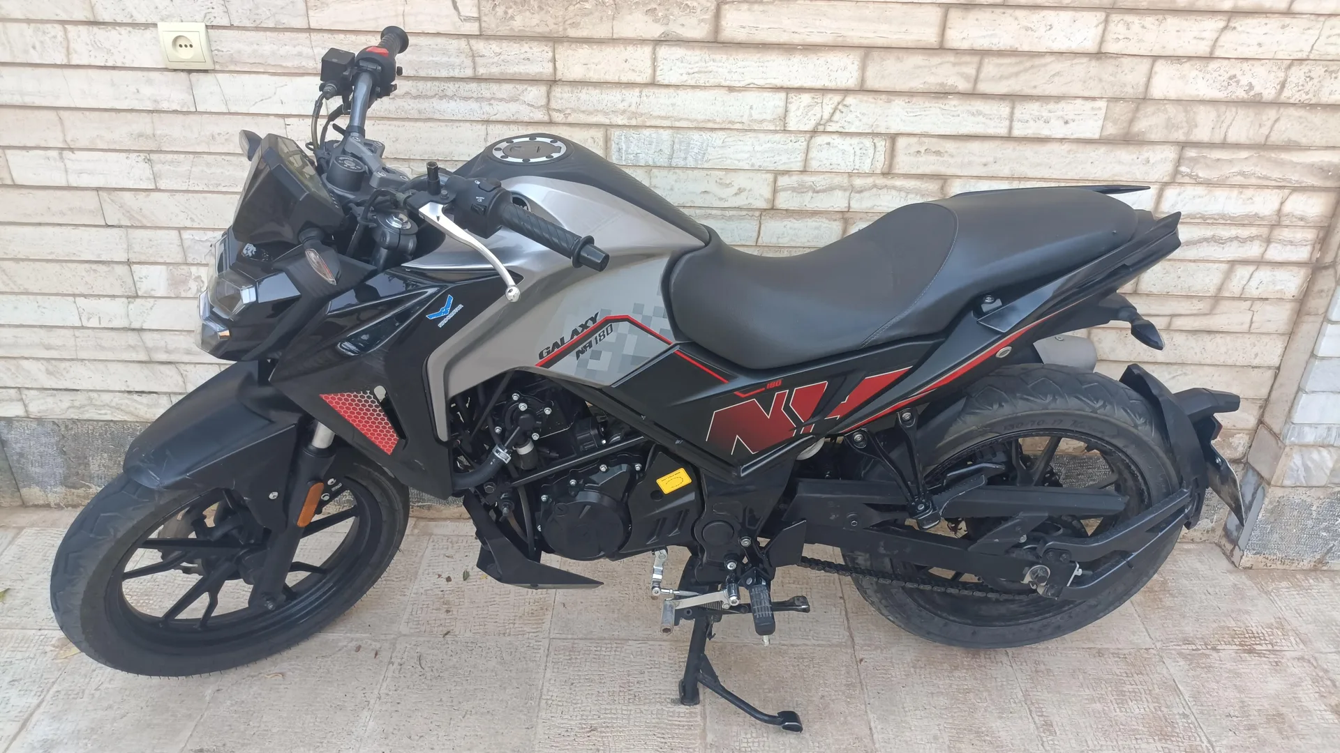 اس وای ام گلکسی NA 180