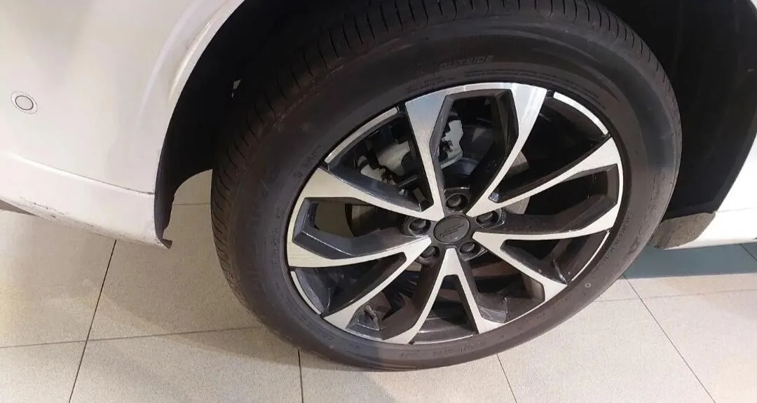 چانگان  UNI-T 6
