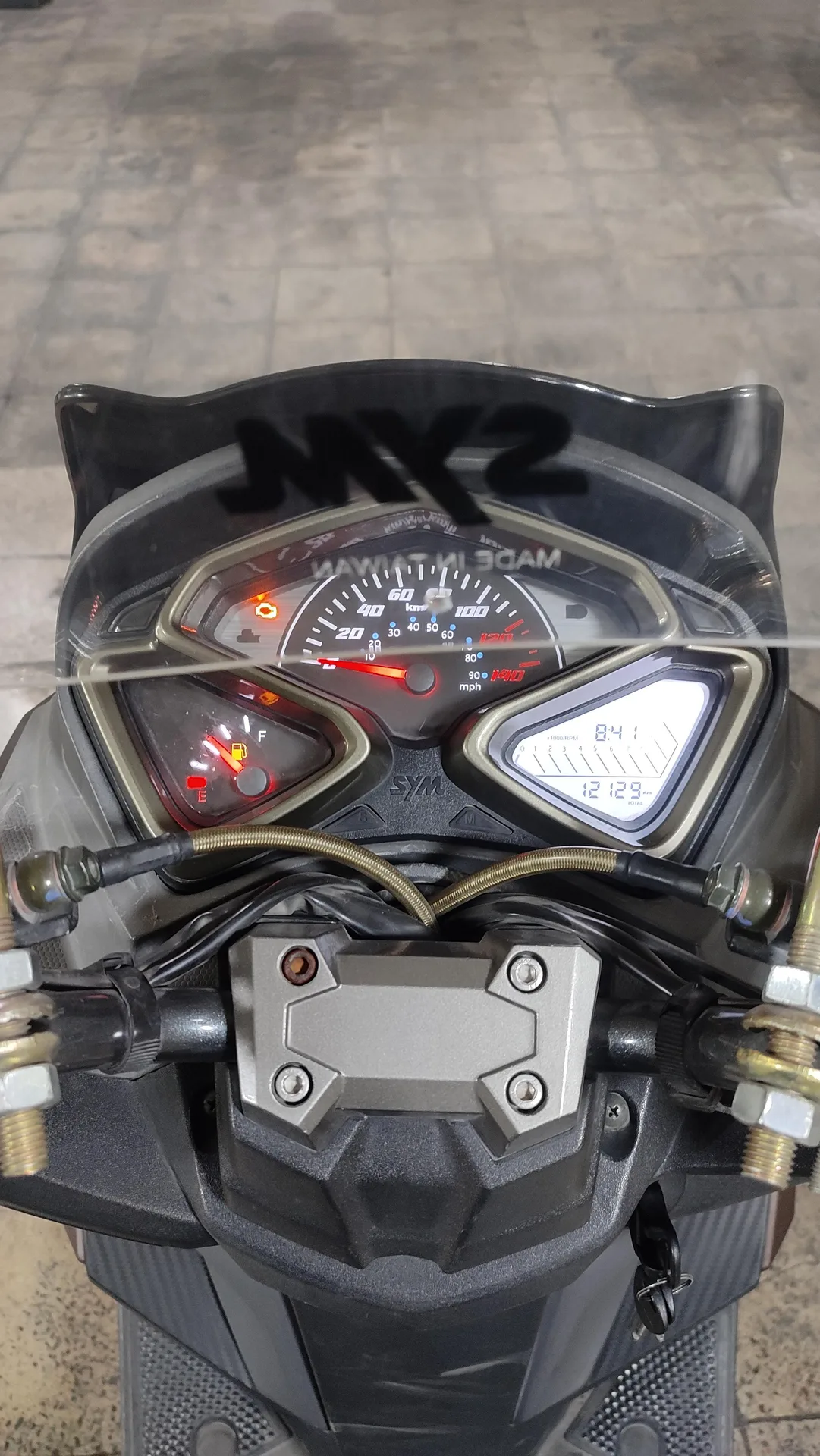اس وای ام  گلکسی J 200 4