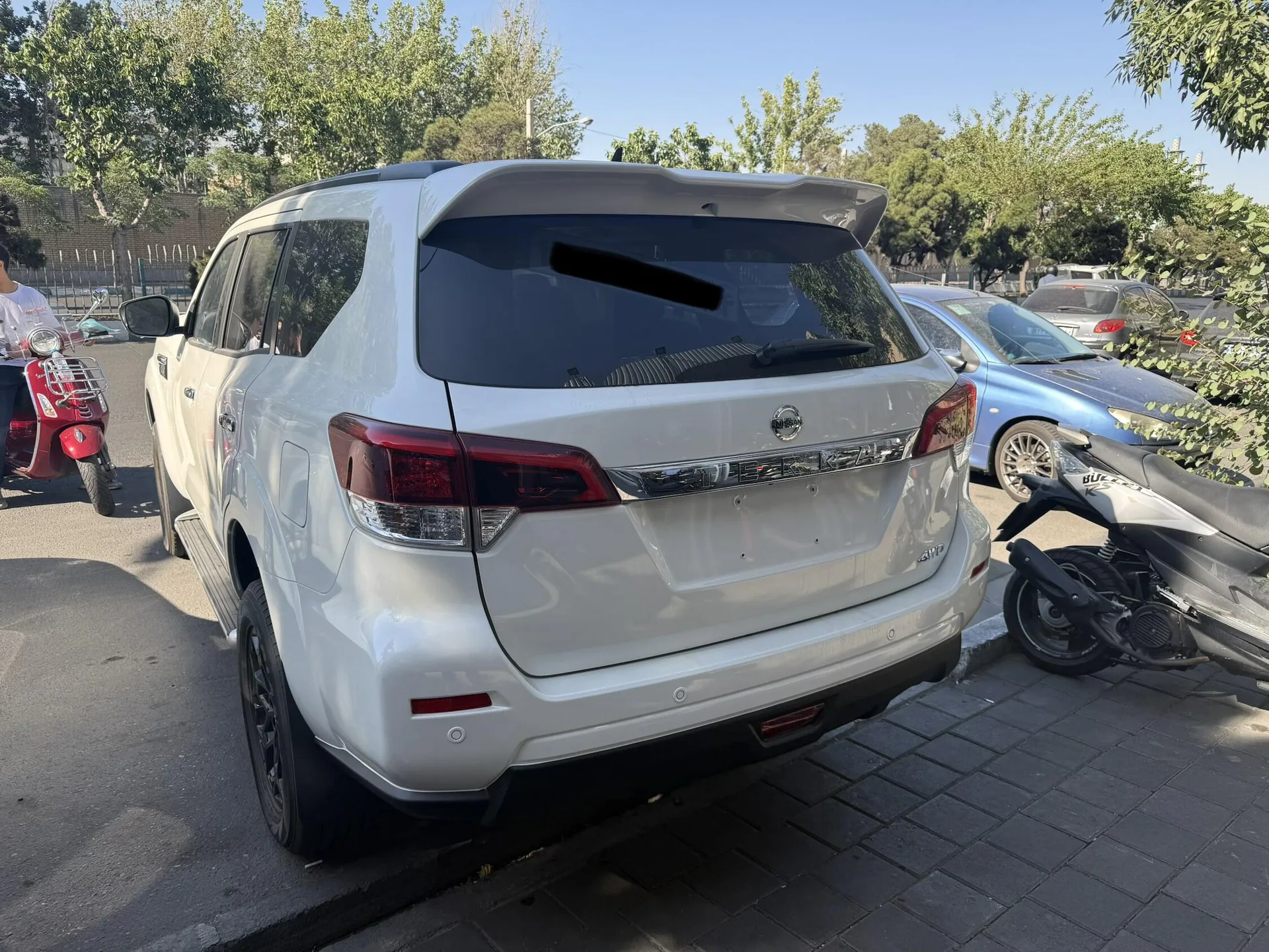 نیسان  ترا 5